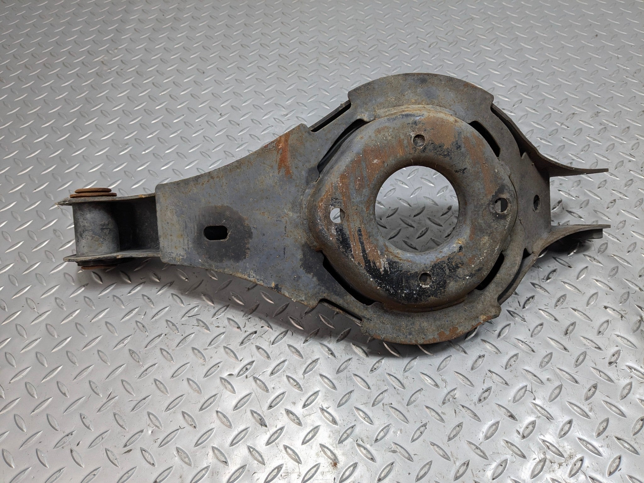05 - 07 CADILLAC CTS OEM TRAILING LOWER CONTROL ARM REAR RIGHT PASSENGER SIDE