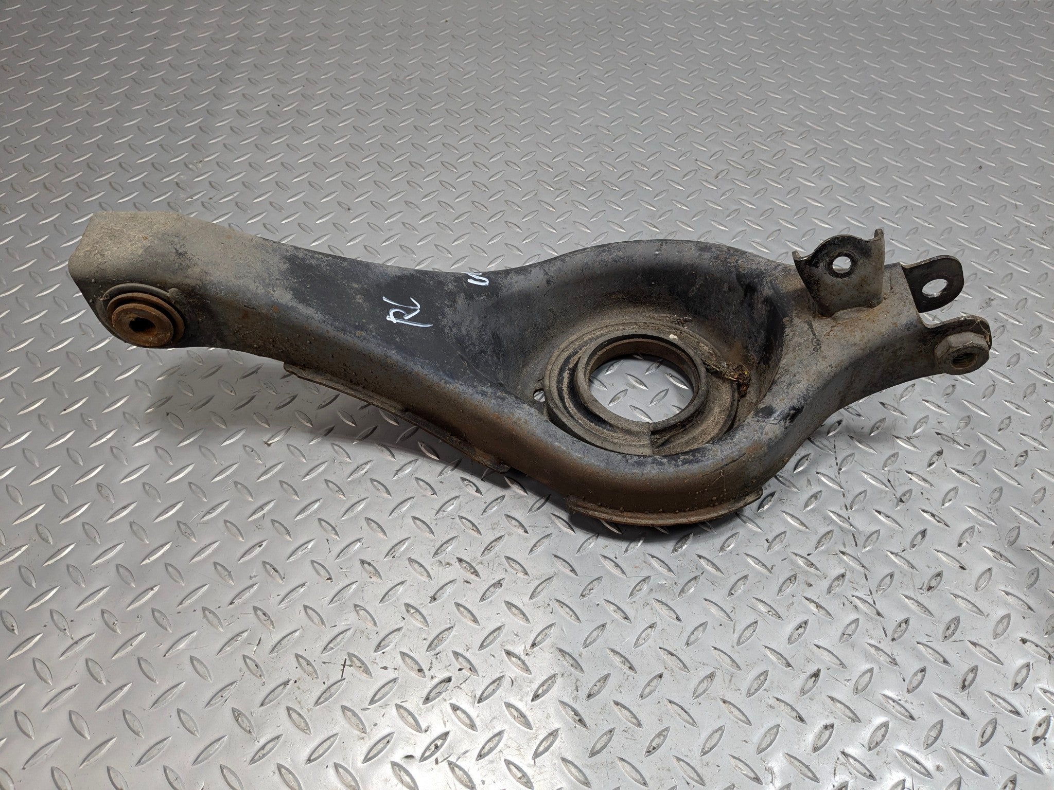 2005 - 2007 CADILLAC CTS OEM TRAILING LOWER CONTROL ARM REAR LEFT DRIVER SIDE