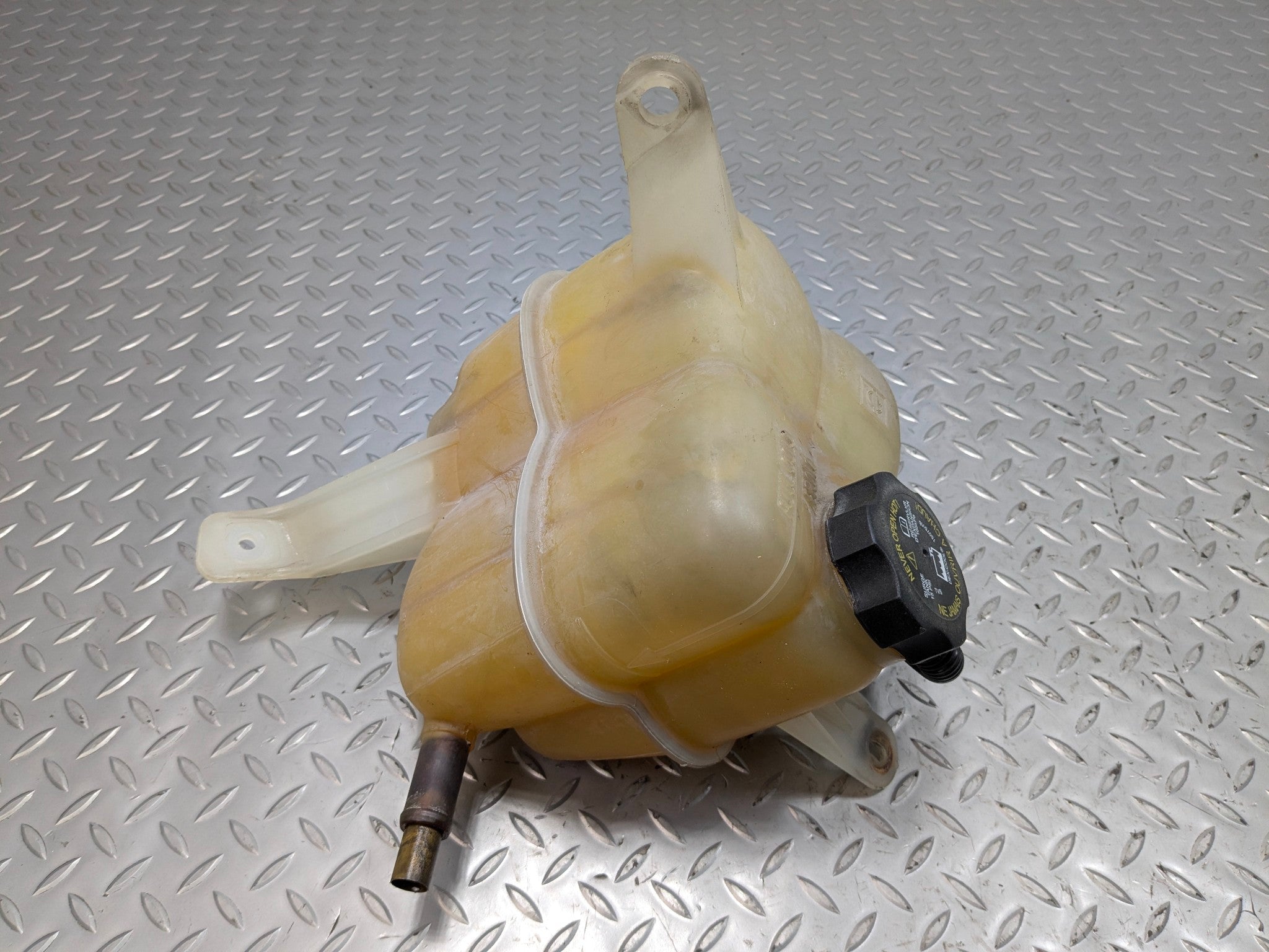 2005 - 2007 CADILLAC CTS OEM COOLANT RECOVERY BOTTLE RESERVOIR ENGINE RADIATOR