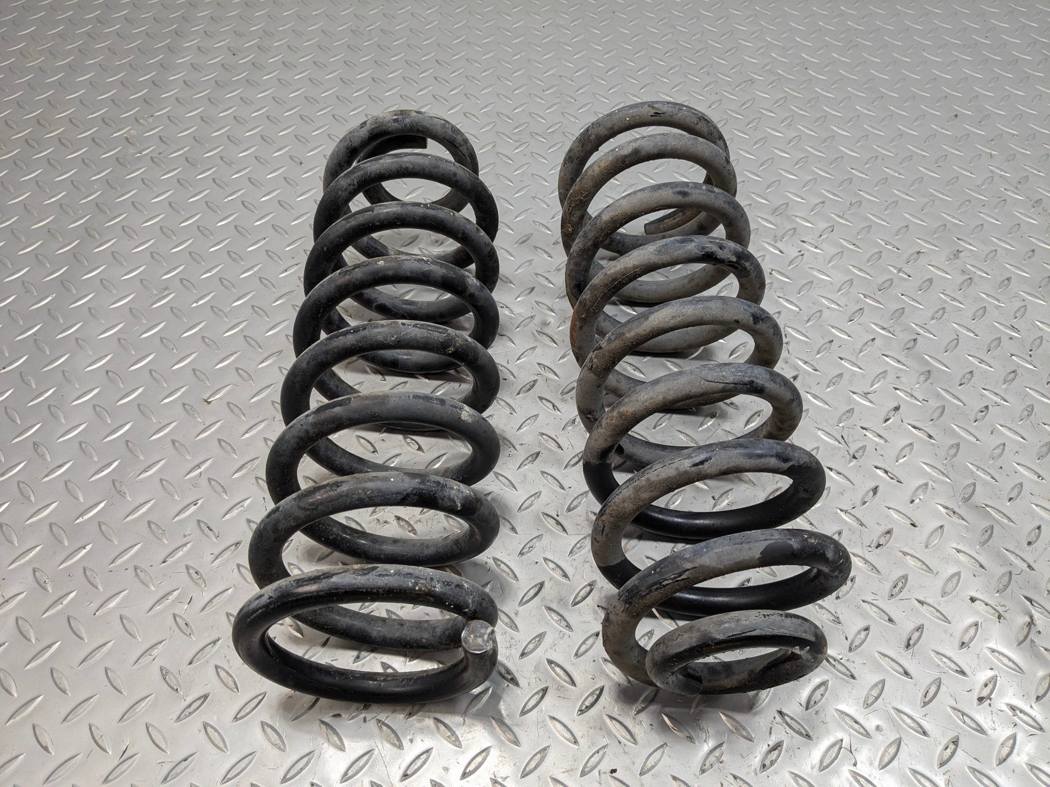 2005 - 2007 CADILLAC CTS OEM SHOCK COIL SPRING SUSPENSION REAR LEFT AND RIGHT