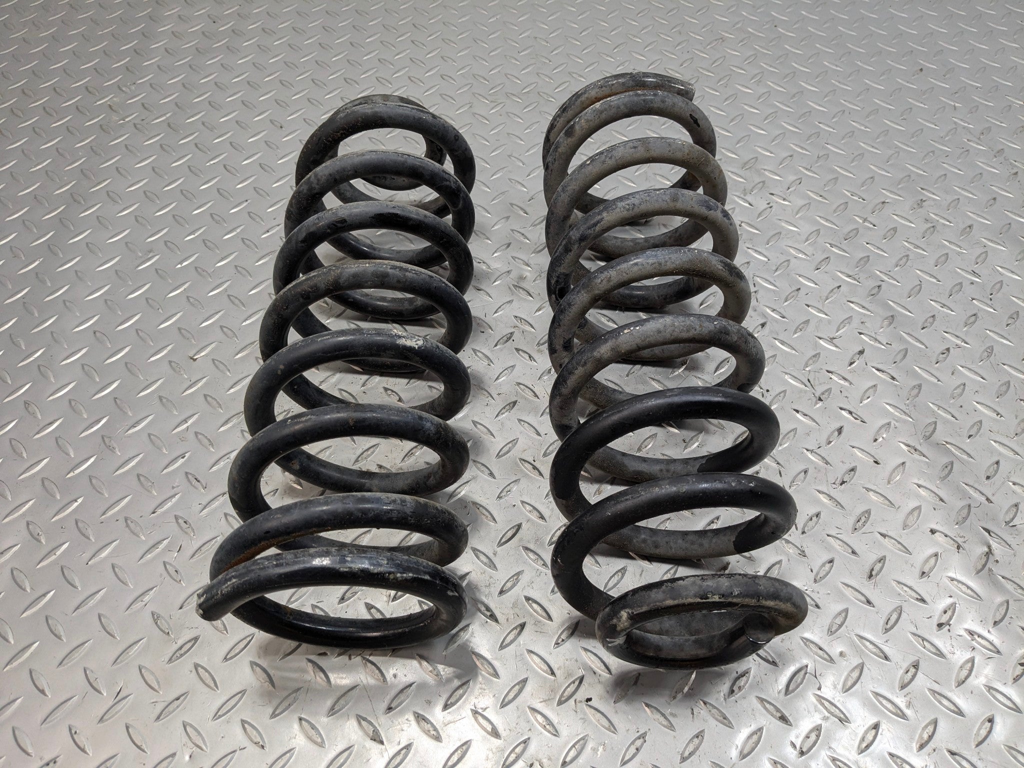 2005 - 2007 CADILLAC CTS OEM SHOCK COIL SPRING SUSPENSION REAR LEFT AND RIGHT