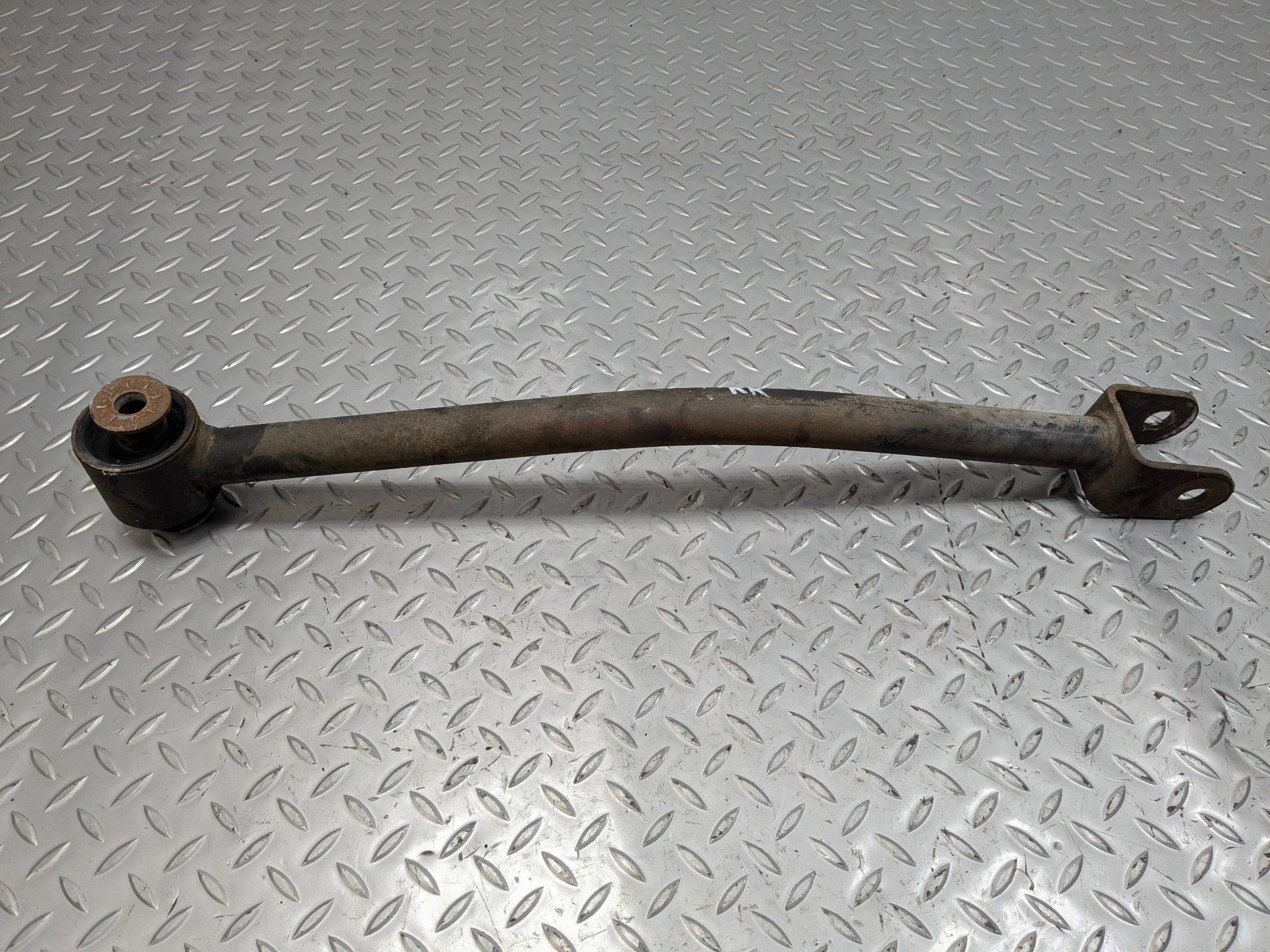 2005 - 2007 CADILLAC CTS OEM LOWER CONTROL ARM REAR RIGHT PASSENGER SIDE