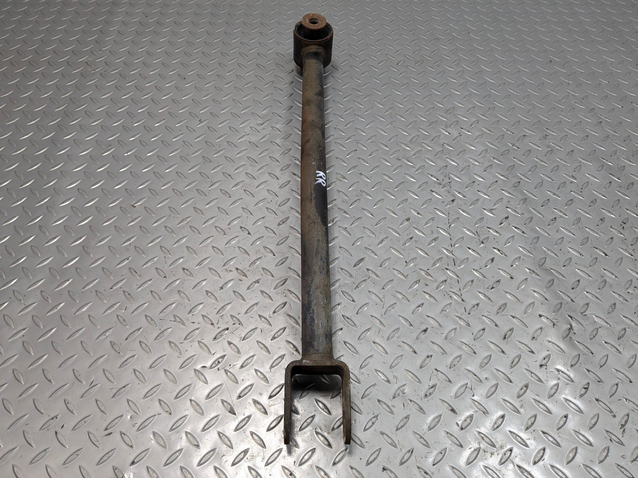 2005 - 2007 CADILLAC CTS OEM LOWER CONTROL ARM REAR RIGHT PASSENGER SIDE