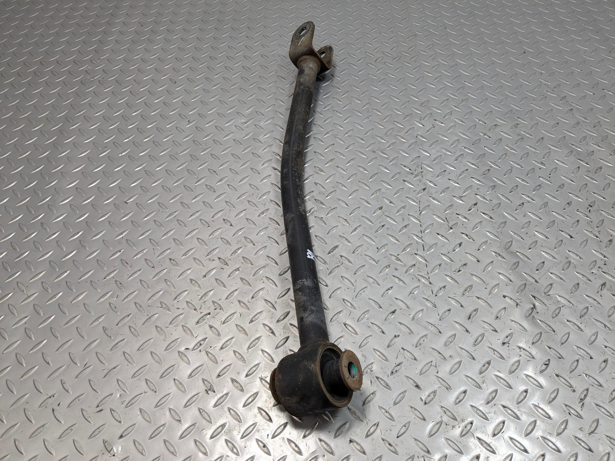 2005 - 2007 CADILLAC CTS OEM LOWER CONTROL ARM REAR LEFT DRIVER SIDE