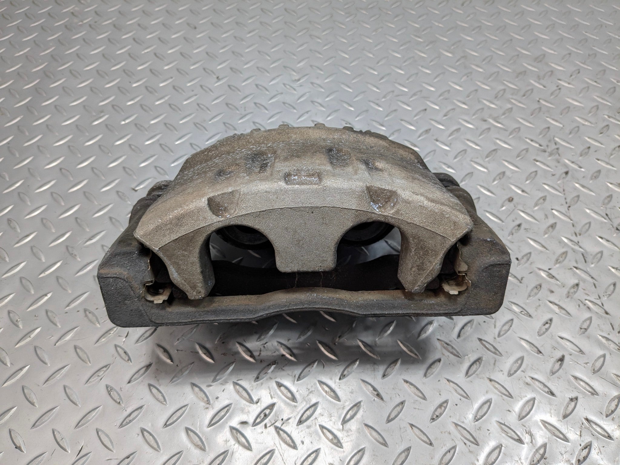 2005 - 2007 CADILLAC CTS OEM BRAKE CALIPER FRONT LEFT DRIVER SIDE