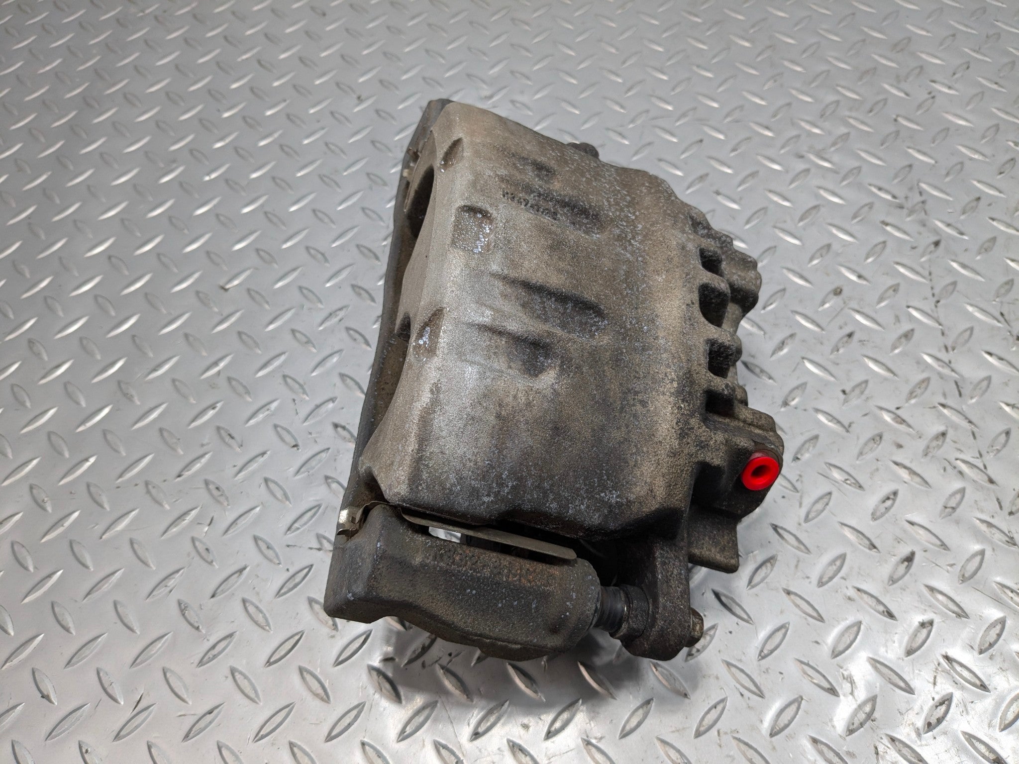 2005 - 2007 CADILLAC CTS OEM BRAKE CALIPER FRONT LEFT DRIVER SIDE