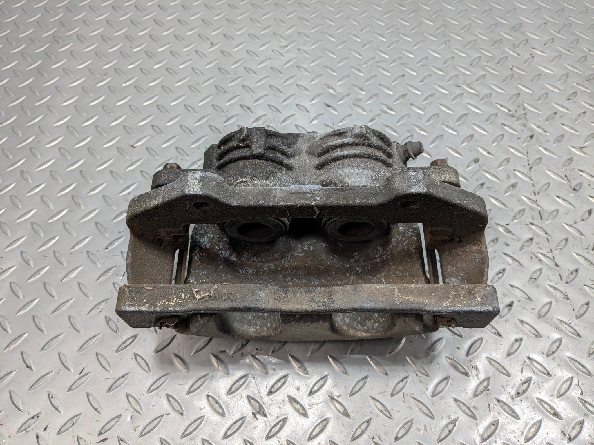 2005 - 2007 CADILLAC CTS OEM BRAKE CALIPER FRONT LEFT DRIVER SIDE