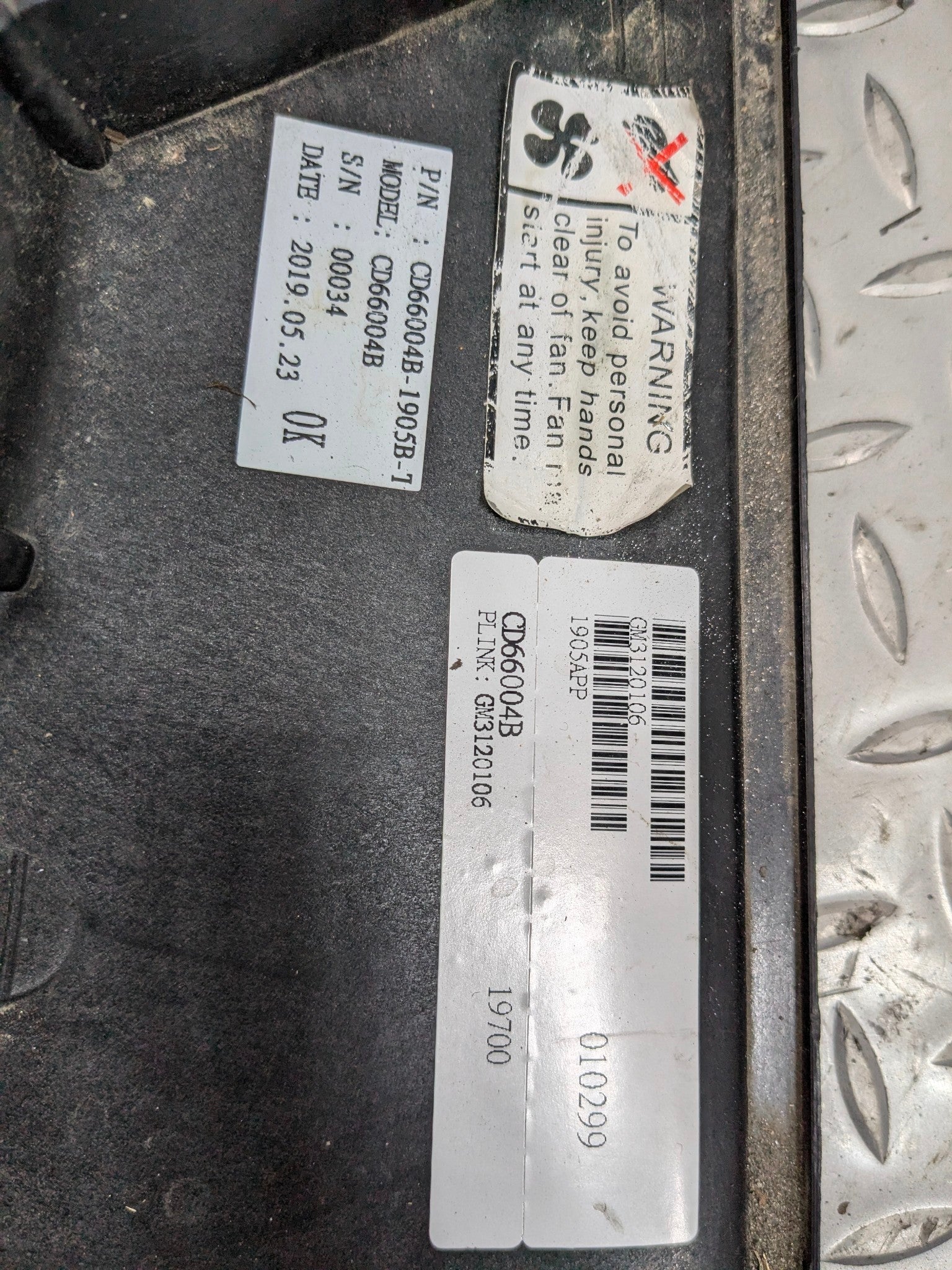 05 - 07 CADILLAC CTS OEM DUAL FAN WITH SHROUD RADIATOR ELECTRIC COOLING MOTOR