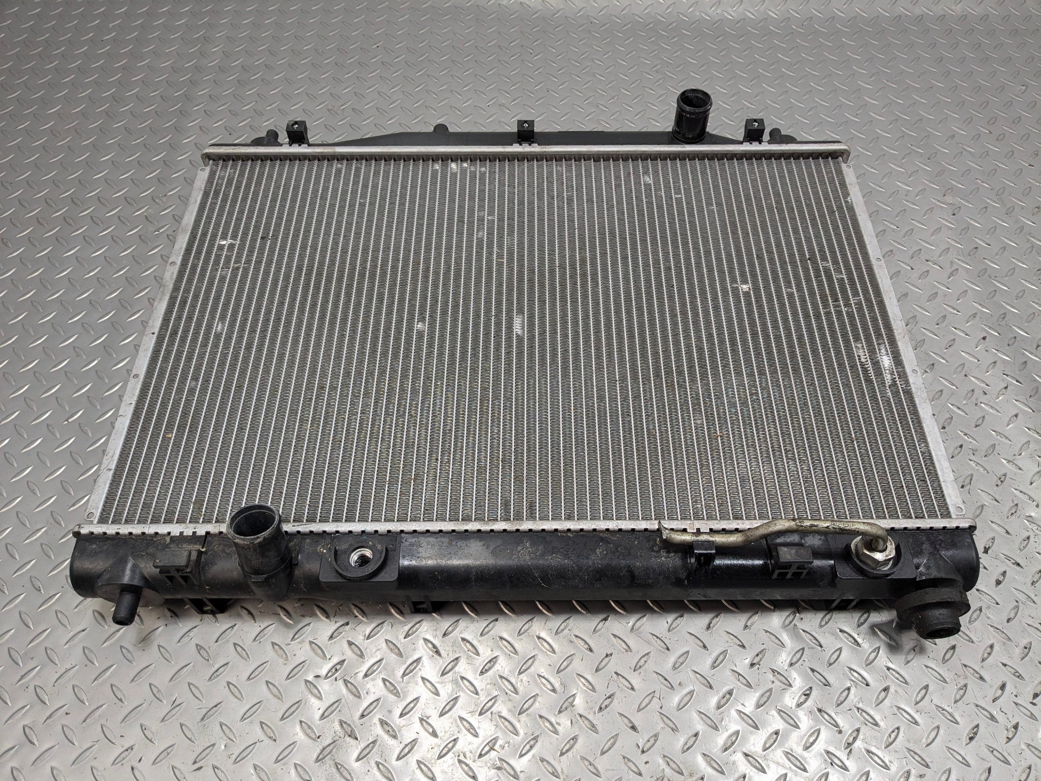 2005 - 2007 CADILLAC CTS OEM ENGINE RADIATOR MOTOR COOLING ASSEMBLY