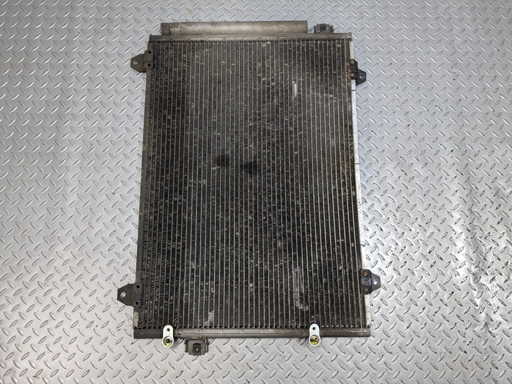2005 - 2007 CADILLAC CTS OEM AC CONDENSER AIR CONDITIONER RADIATOR