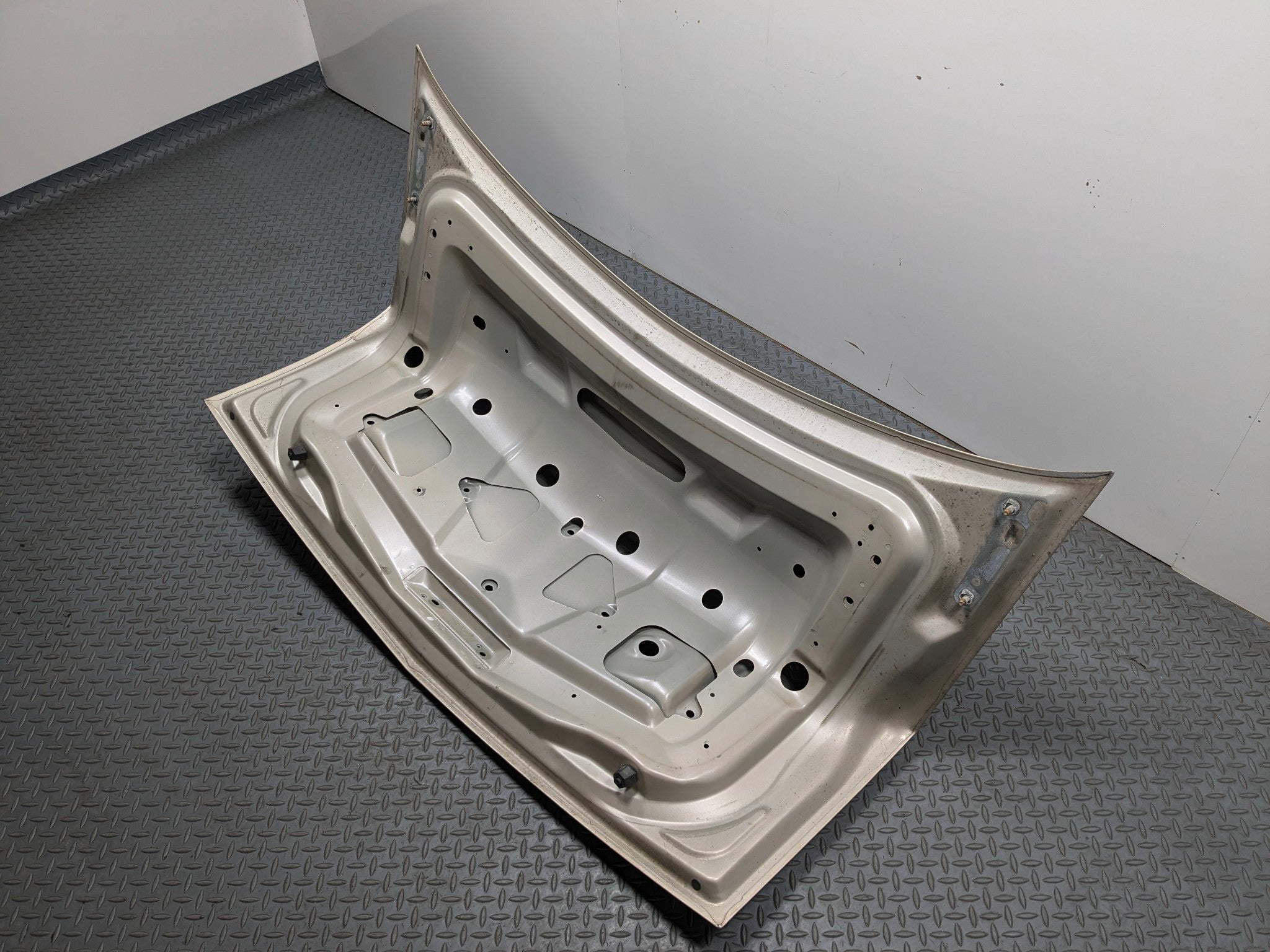 2005 - 2007 CADILLAC CTS OEM REAR TRUNK DOOR DECKLID SHELL PANEL RADIANT BRONZE