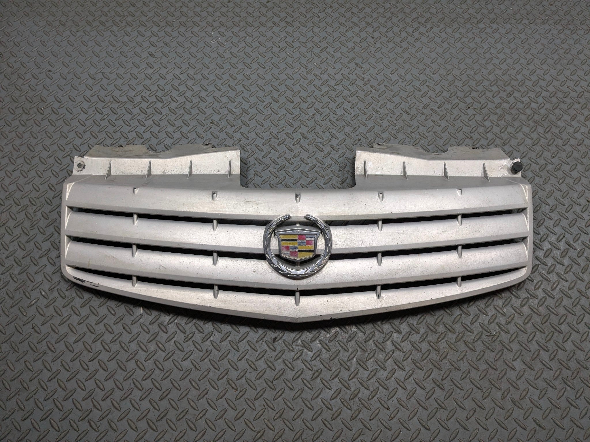 2005 - 2007 CADILLAC CTS OEM FRONT UPPER CENTER GRILL WITH EMBLEM