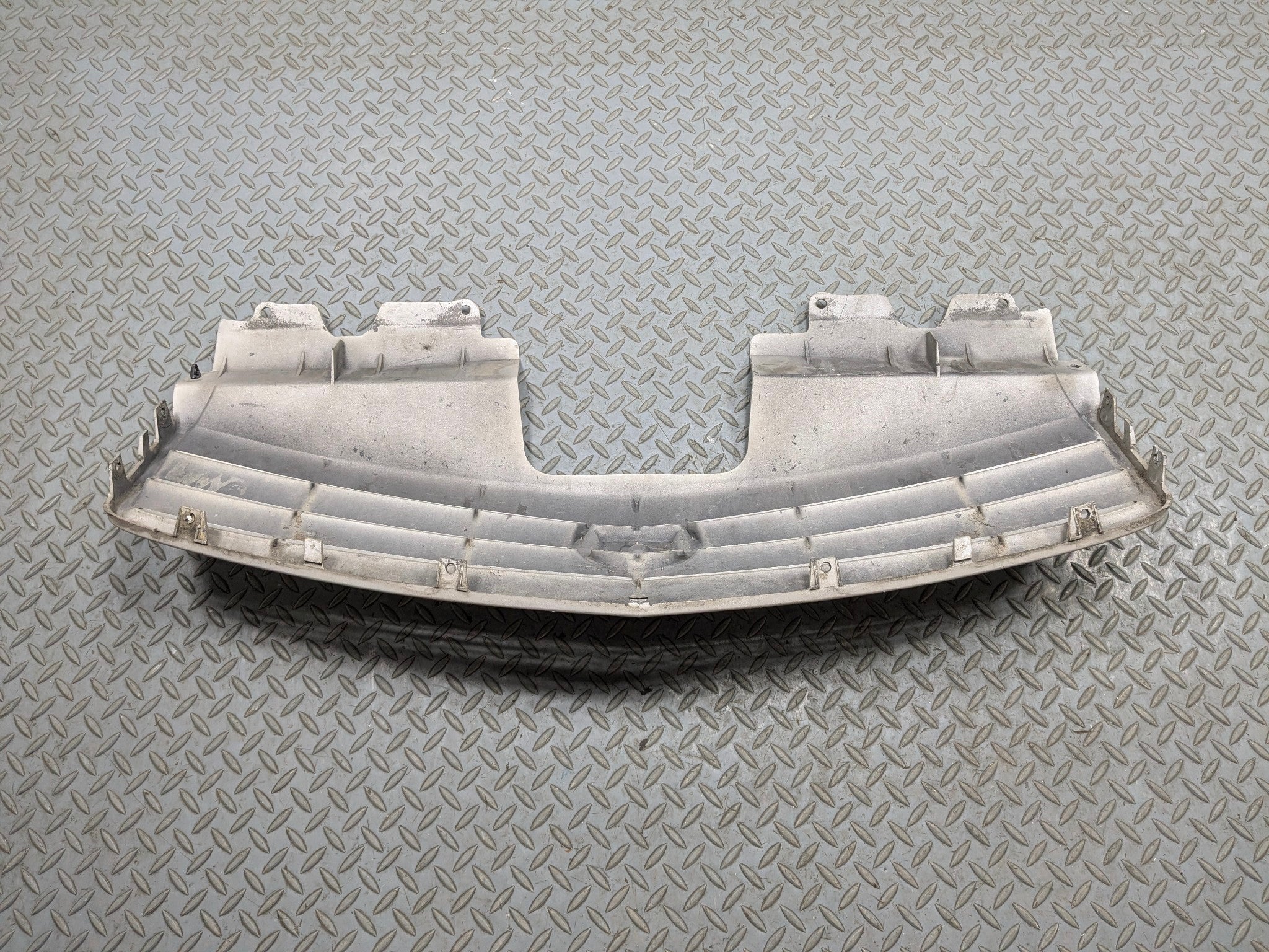 2005 - 2007 CADILLAC CTS OEM FRONT UPPER CENTER GRILL WITH EMBLEM