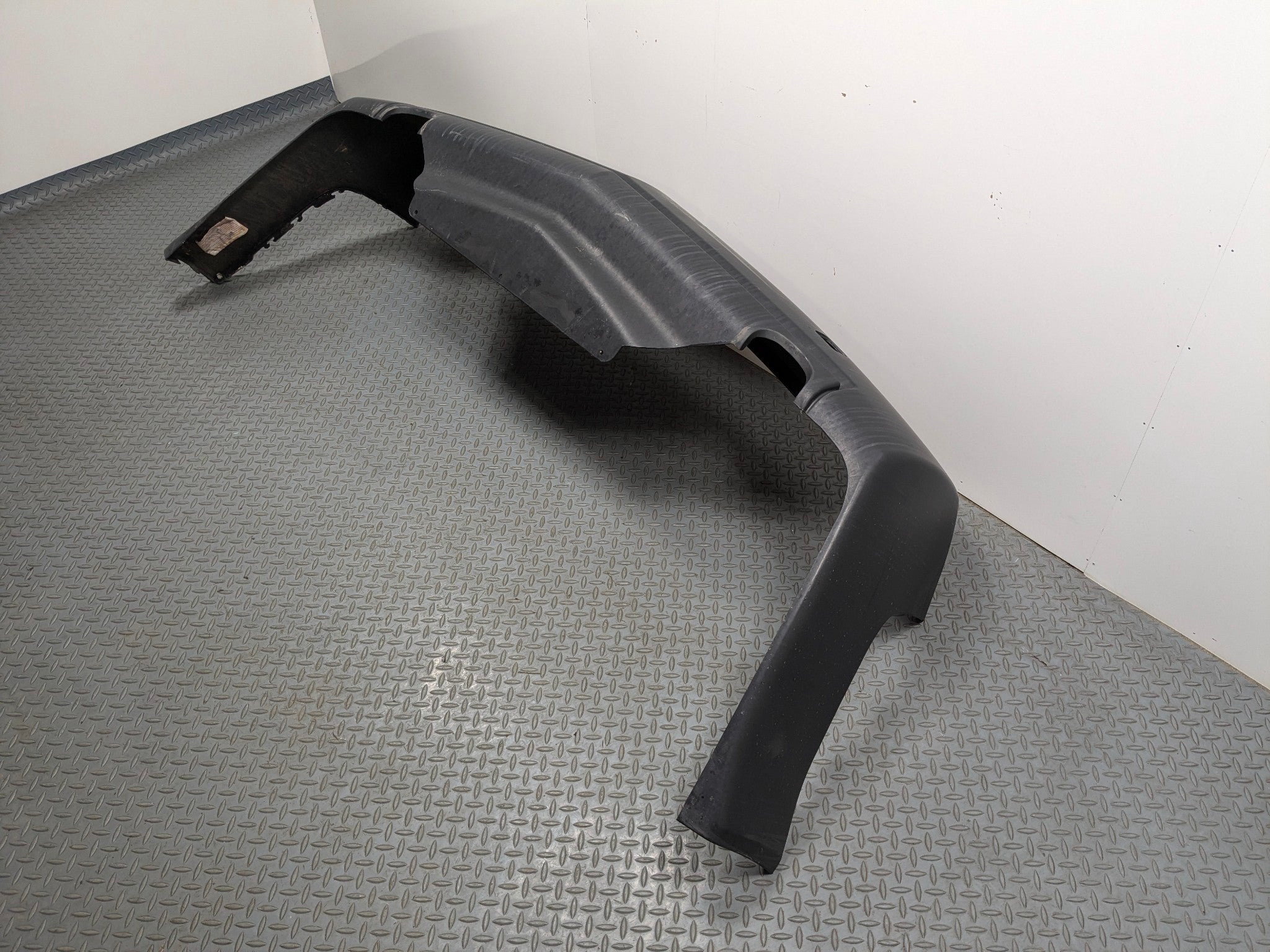 2005 - 2007 CADILLAC CTS OEM REAR BUMPER LOWER COVER PANEL ASSEMBLY