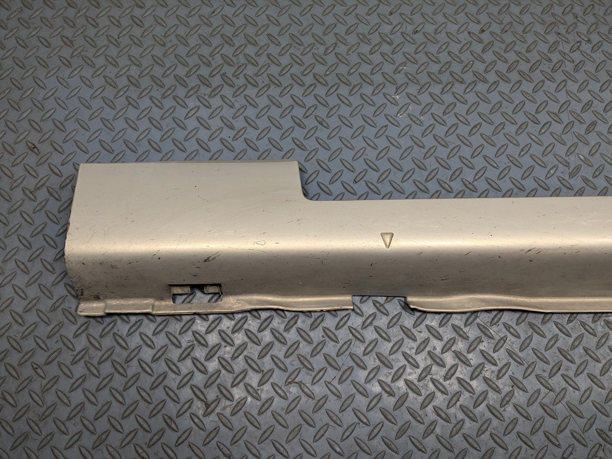 2005 - 2007 CADILLAC CTS OEM LOWER ROCKER MOLDING TRIM FRONT LEFT DRIVER SIDE