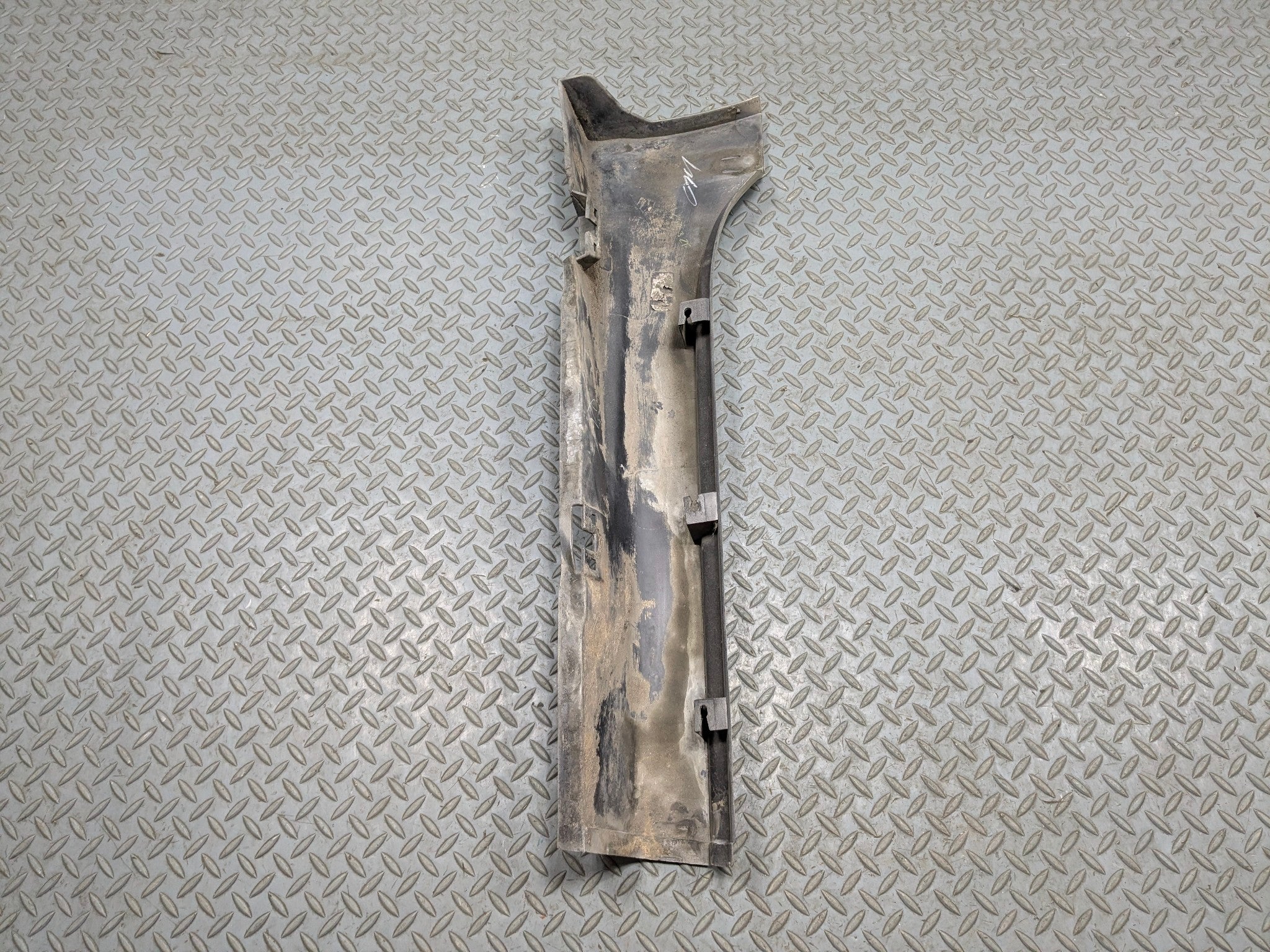 2005 - 2007 CADILLAC CTS OEM LOWER ROCKER MOLDING TRIM REAR LEFT DRIVER SIDE