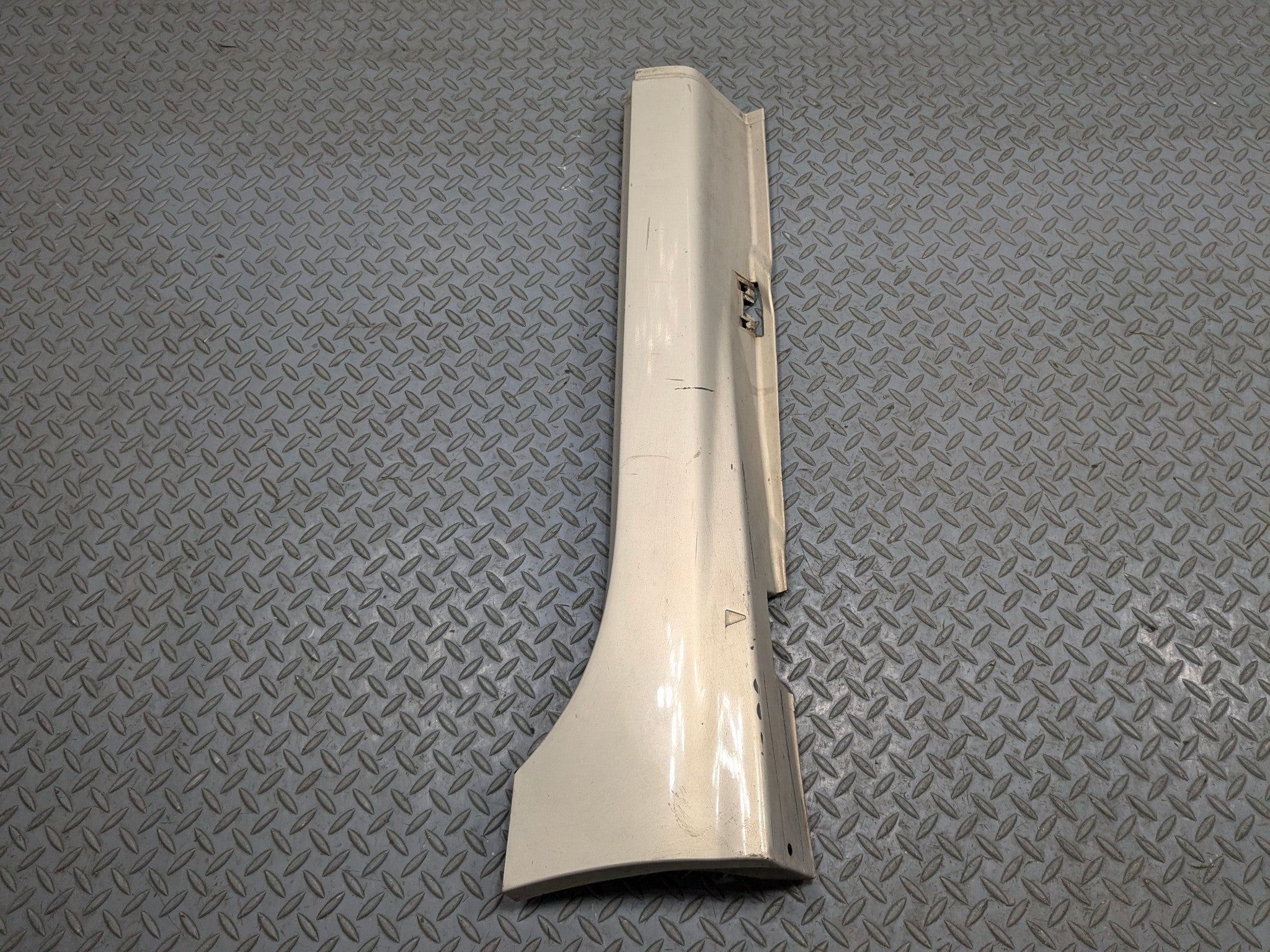 2005 - 2007 CADILLAC CTS OEM LOWER ROCKER MOLDING TRIM REAR RIGHT PASSENGER SIDE
