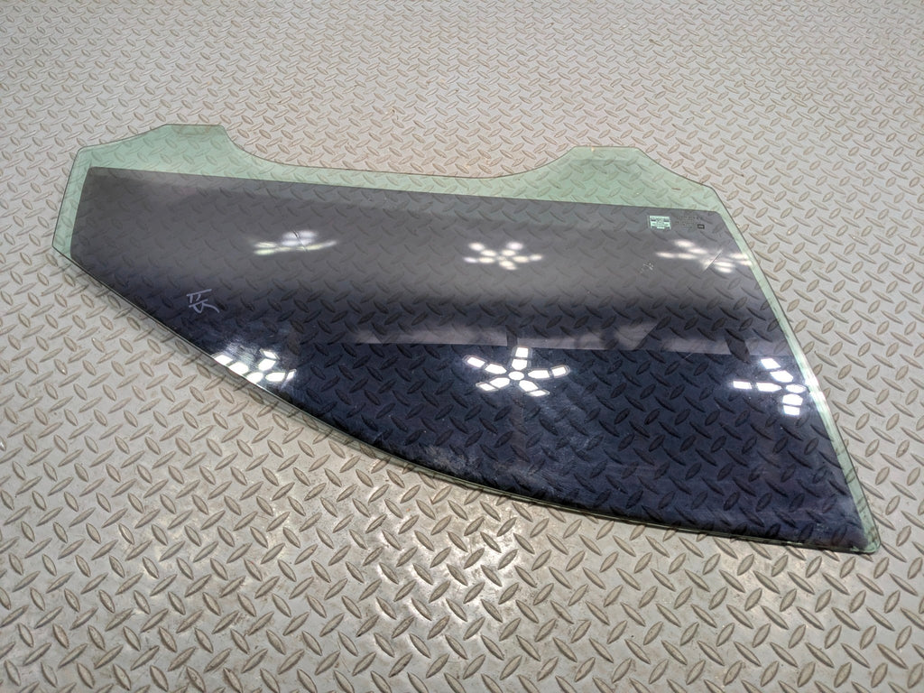 2005 - 2007 CADILLAC CTS OEM FRONT DOOR WINDOW GLASS RIGHT PASSENGER SIDE
