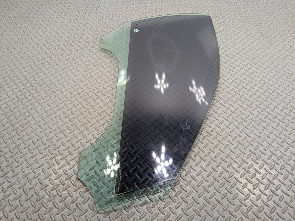 2005 - 2007 CADILLAC CTS OEM FRONT DOOR WINDOW GLASS RIGHT PASSENGER SIDE