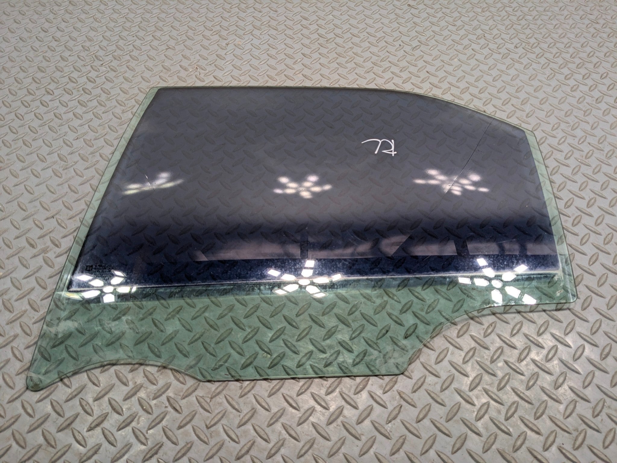 2005 - 2007 CADILLAC CTS OEM REAR DOOR WINDOW GLASS LEFT DRIVER SIDE
