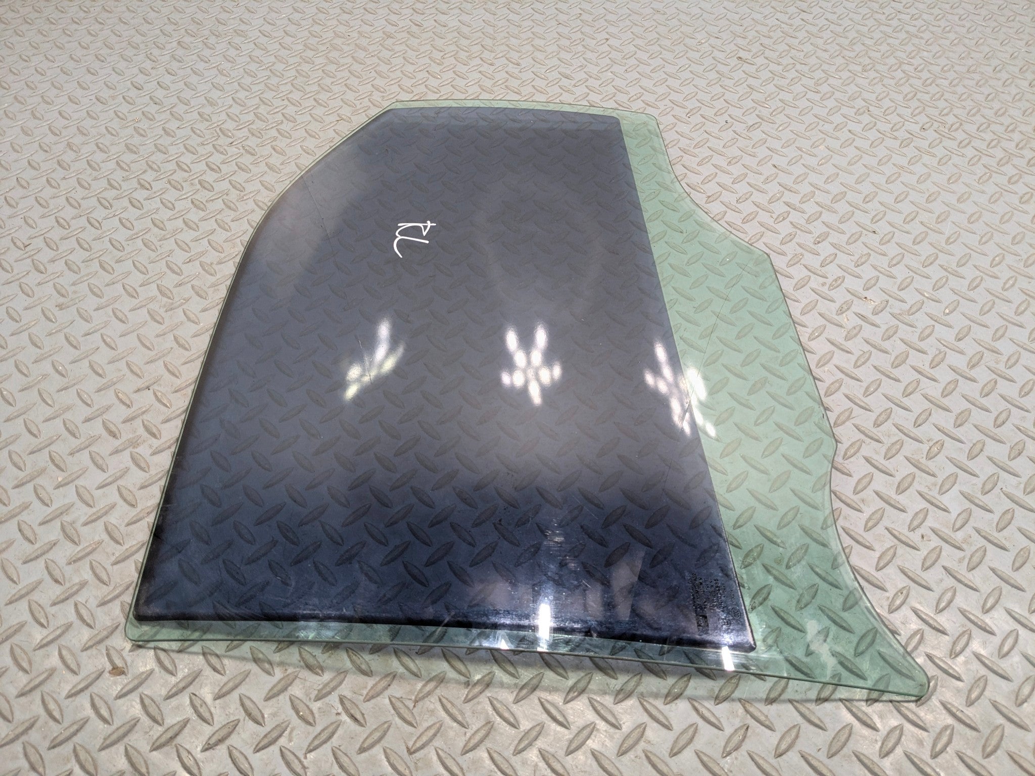 2005 - 2007 CADILLAC CTS OEM REAR DOOR WINDOW GLASS LEFT DRIVER SIDE