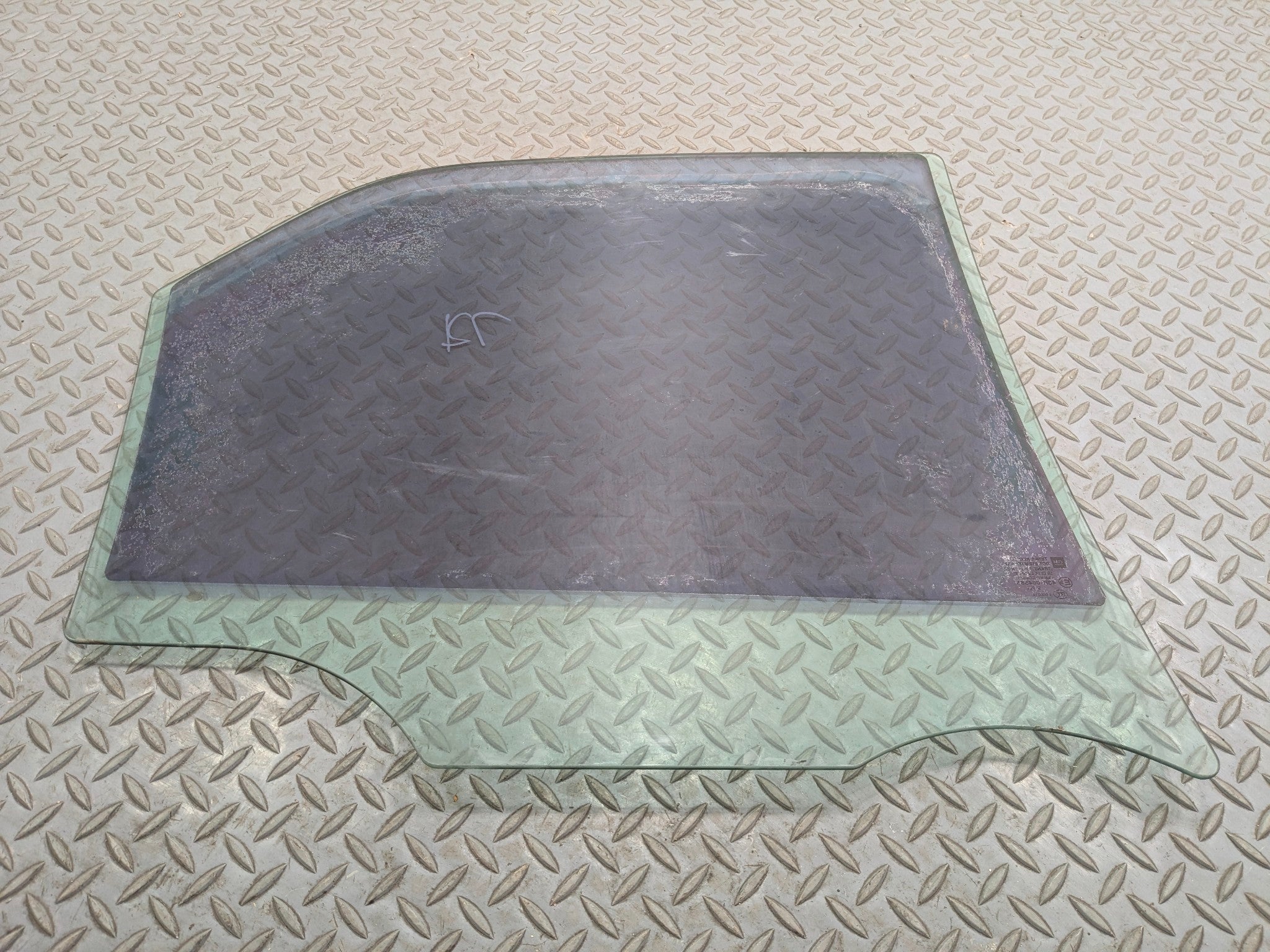 2005 - 2007 CADILLAC CTS OEM REAR DOOR WINDOW GLASS LEFT DRIVER SIDE