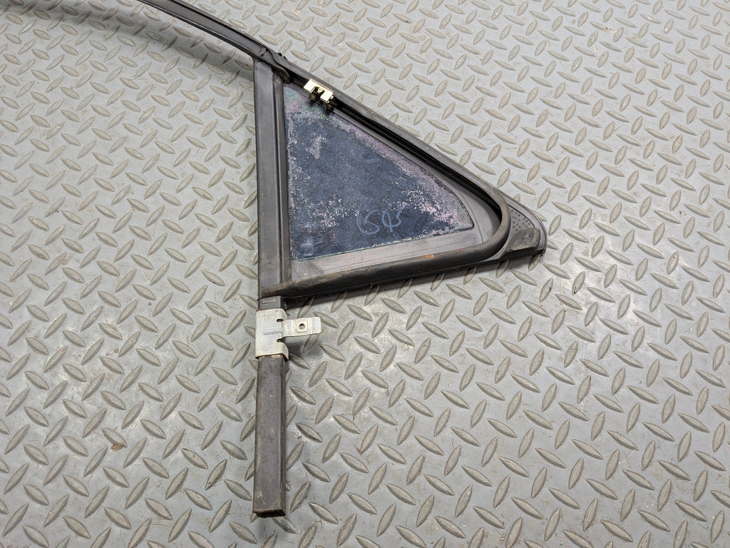 2005 - 2007 CADILLAC CTS OEM VENT WINDOW GLASS REAR RIGHT PASSENGER SIDE