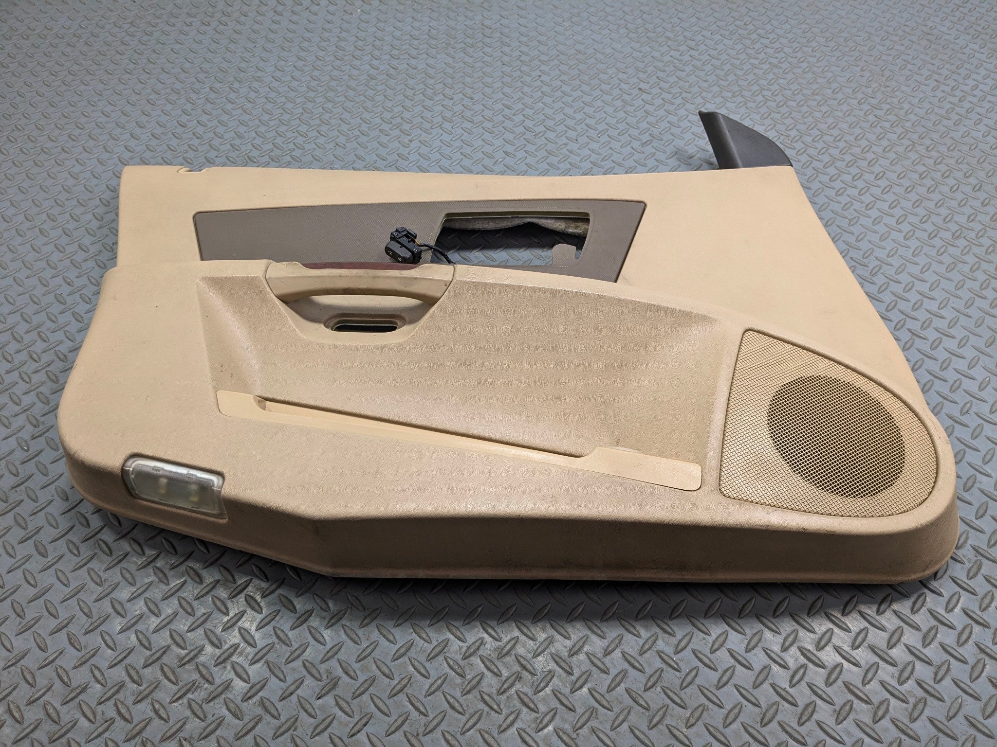 2005 - 2007 CADILLAC CTS OEM INTERIOR DOOR TRIM PANEL FRONT LEFT DRIVER SIDE