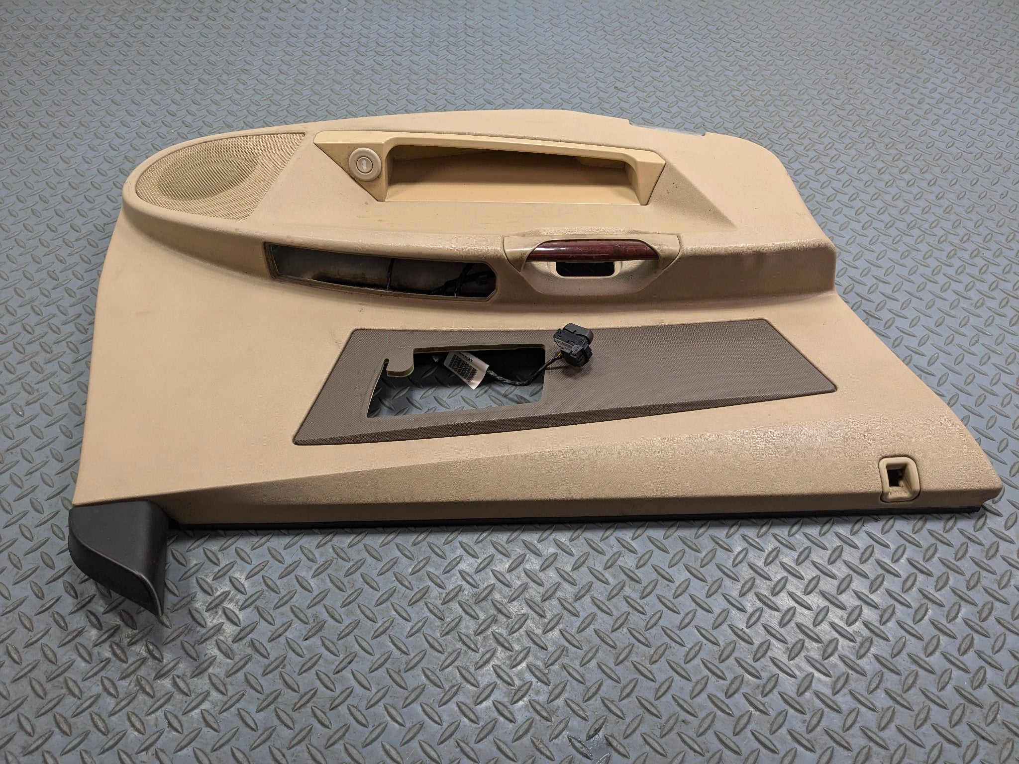 2005 - 2007 CADILLAC CTS OEM INTERIOR DOOR TRIM PANEL FRONT LEFT DRIVER SIDE