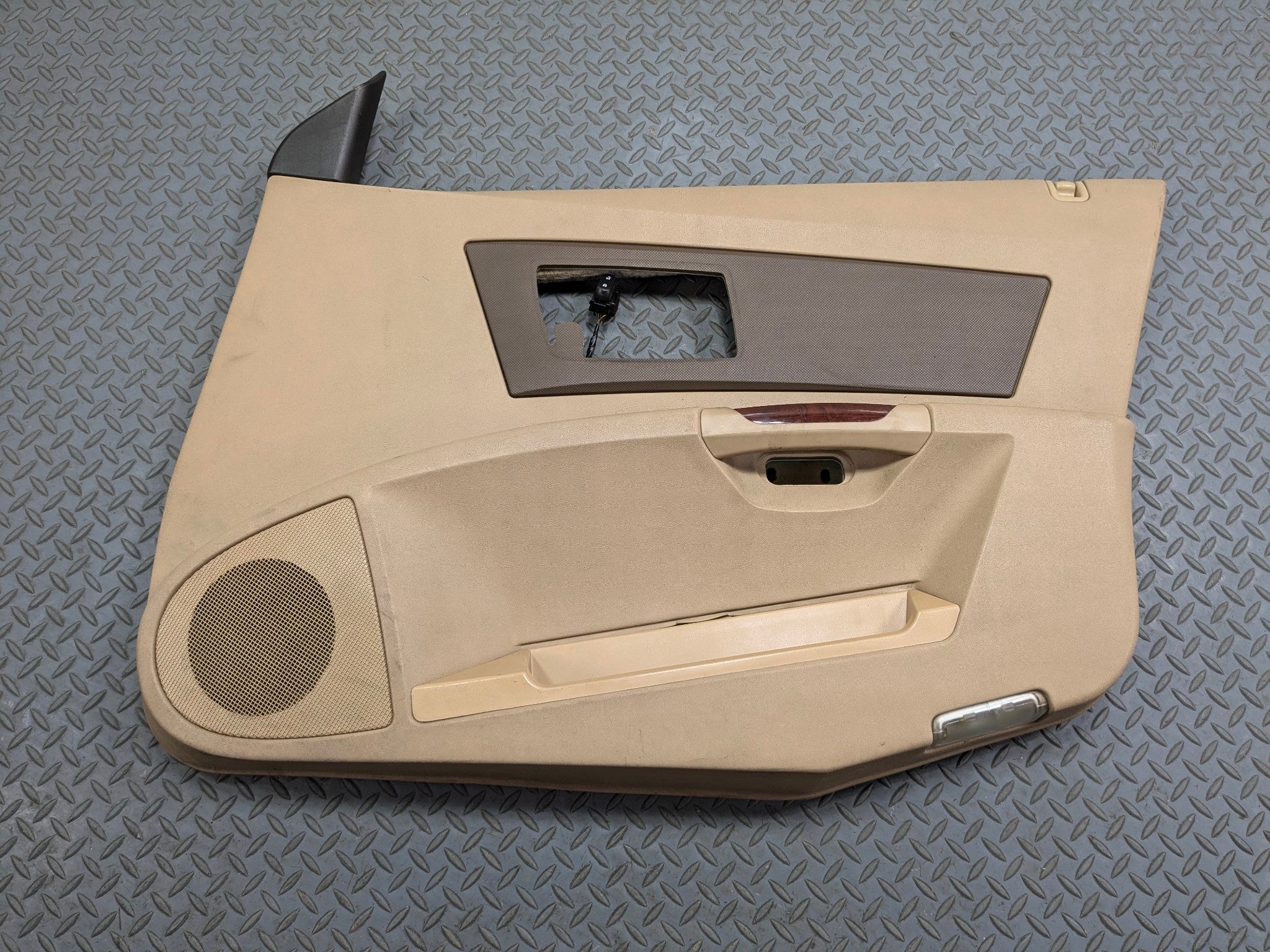 2005 - 2007 CADILLAC CTS OEM INTERIOR DOOR TRIM PANEL FRONT RIGHT PASSENGER SIDE