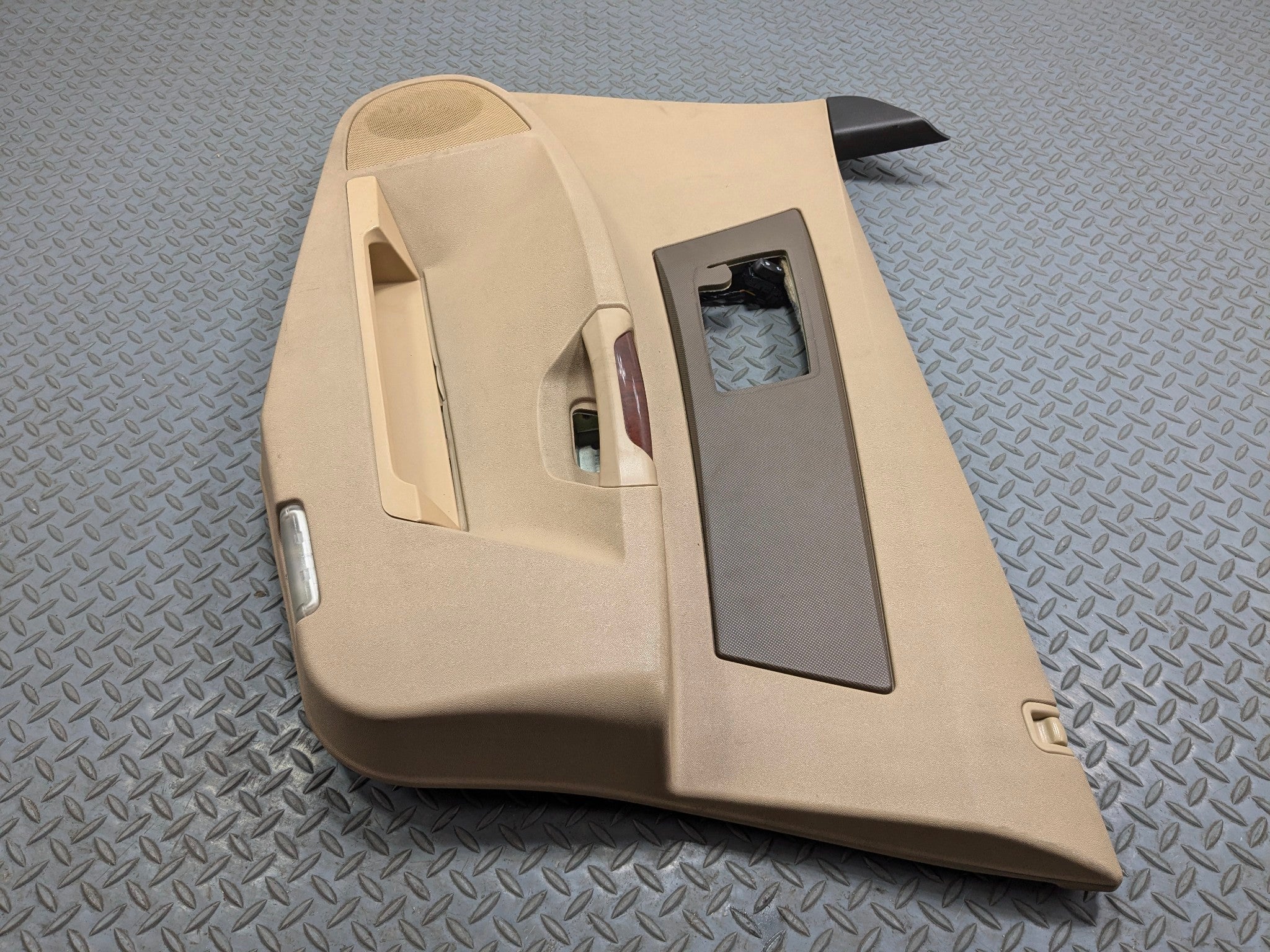 2005 - 2007 CADILLAC CTS OEM INTERIOR DOOR TRIM PANEL FRONT RIGHT PASSENGER SIDE