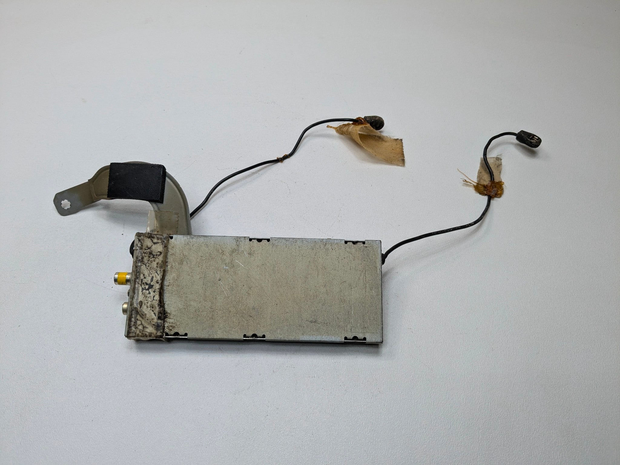 2005 - 2007 CADILLAC CTS OEM RADIO ANTENNA AMPLIFIER CONTROL MODULE UNIT