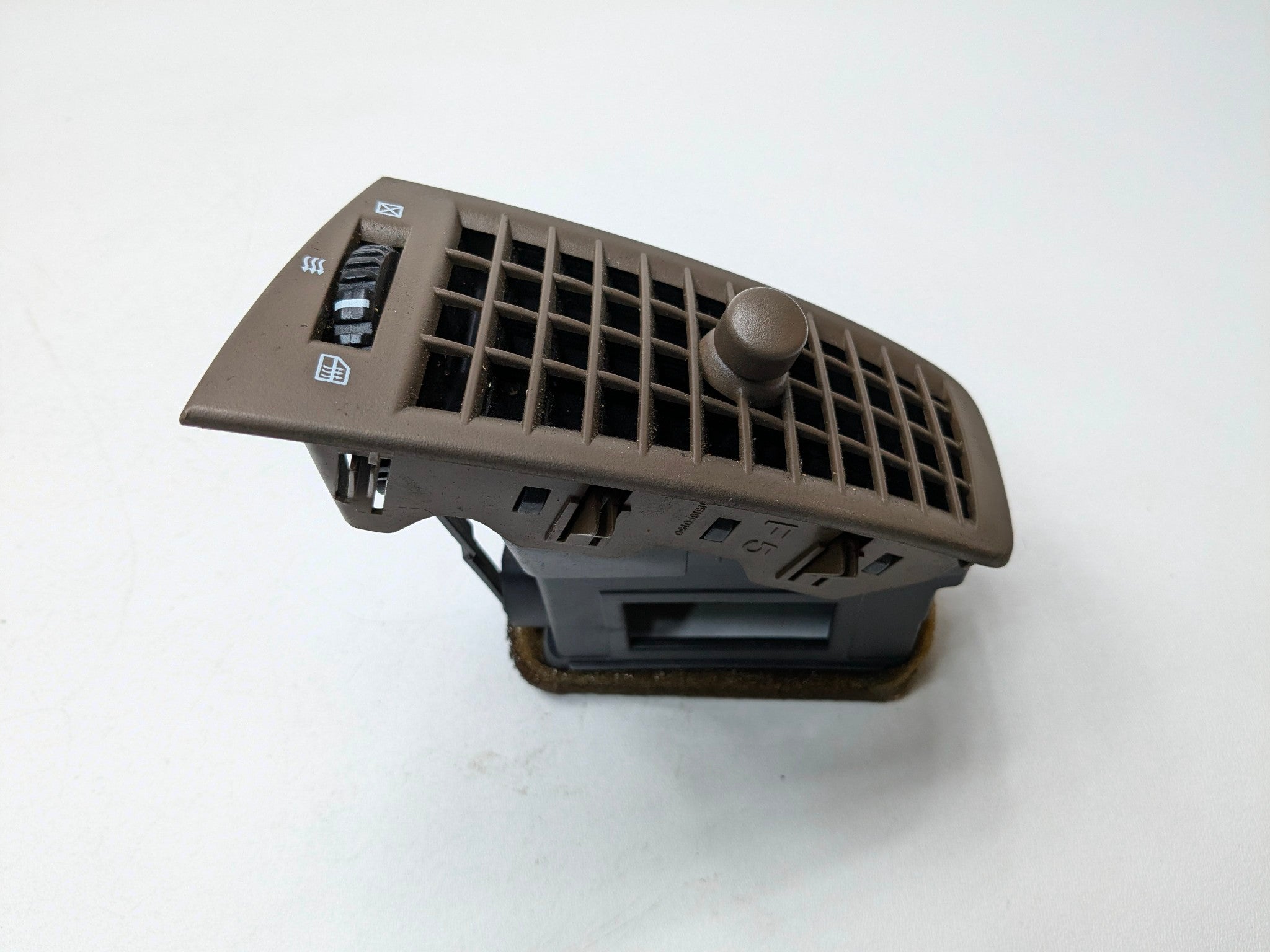 2005 -2007 CADILLAC CTS OEM AC HEATER AIR VENT GRILLE FRONT RIGHT SIDE
