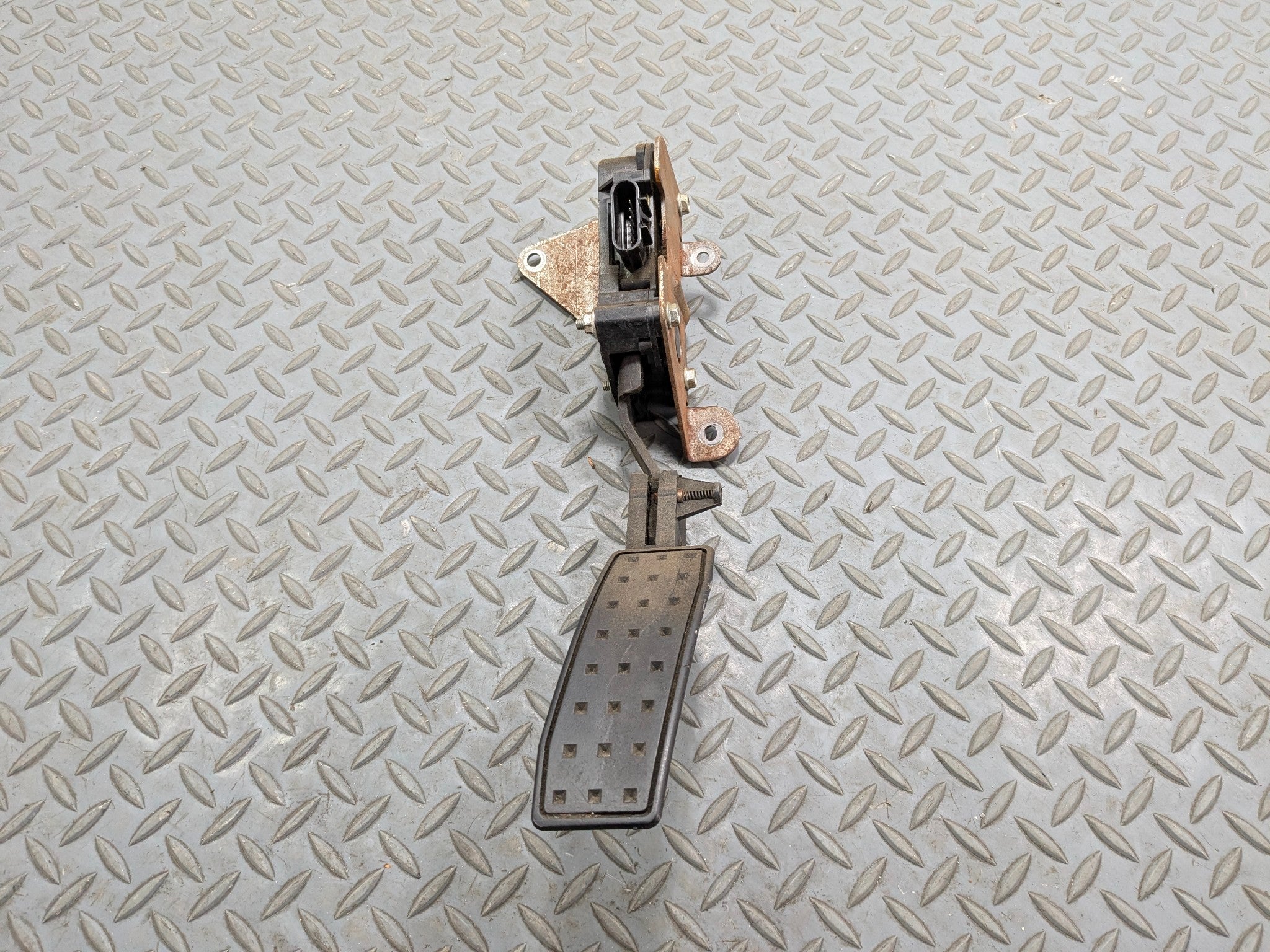 2005 - 2007 CADILLAC CTS OEM GAS THROTTLE ACCELERATOR PEDAL SENSOR BLACK