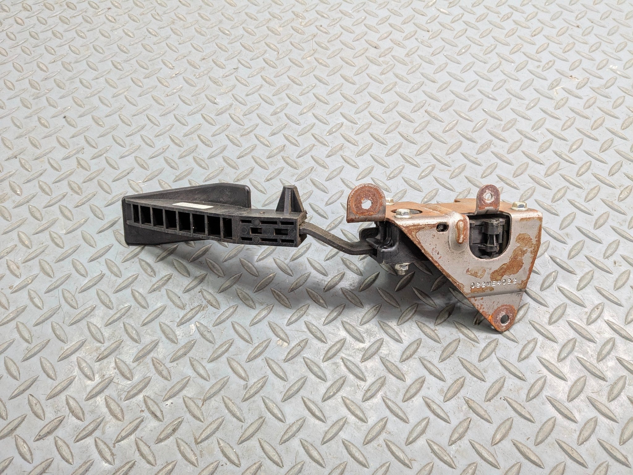 2005 - 2007 CADILLAC CTS OEM GAS THROTTLE ACCELERATOR PEDAL SENSOR BLACK