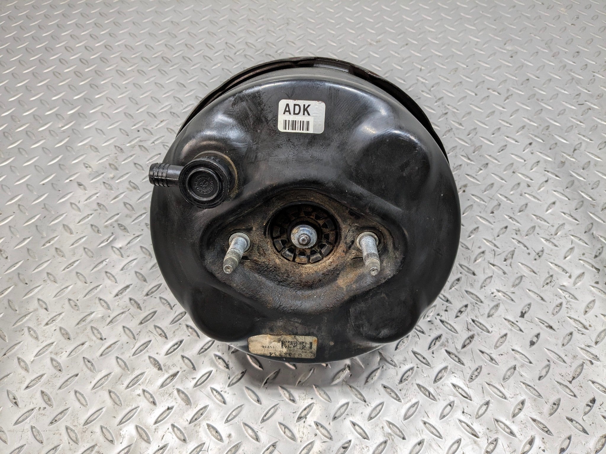 2005 - 2007 CADILLAC CTS OEM POWER BRAKE BOOSTER WITHOUT MASTER CYLINDER