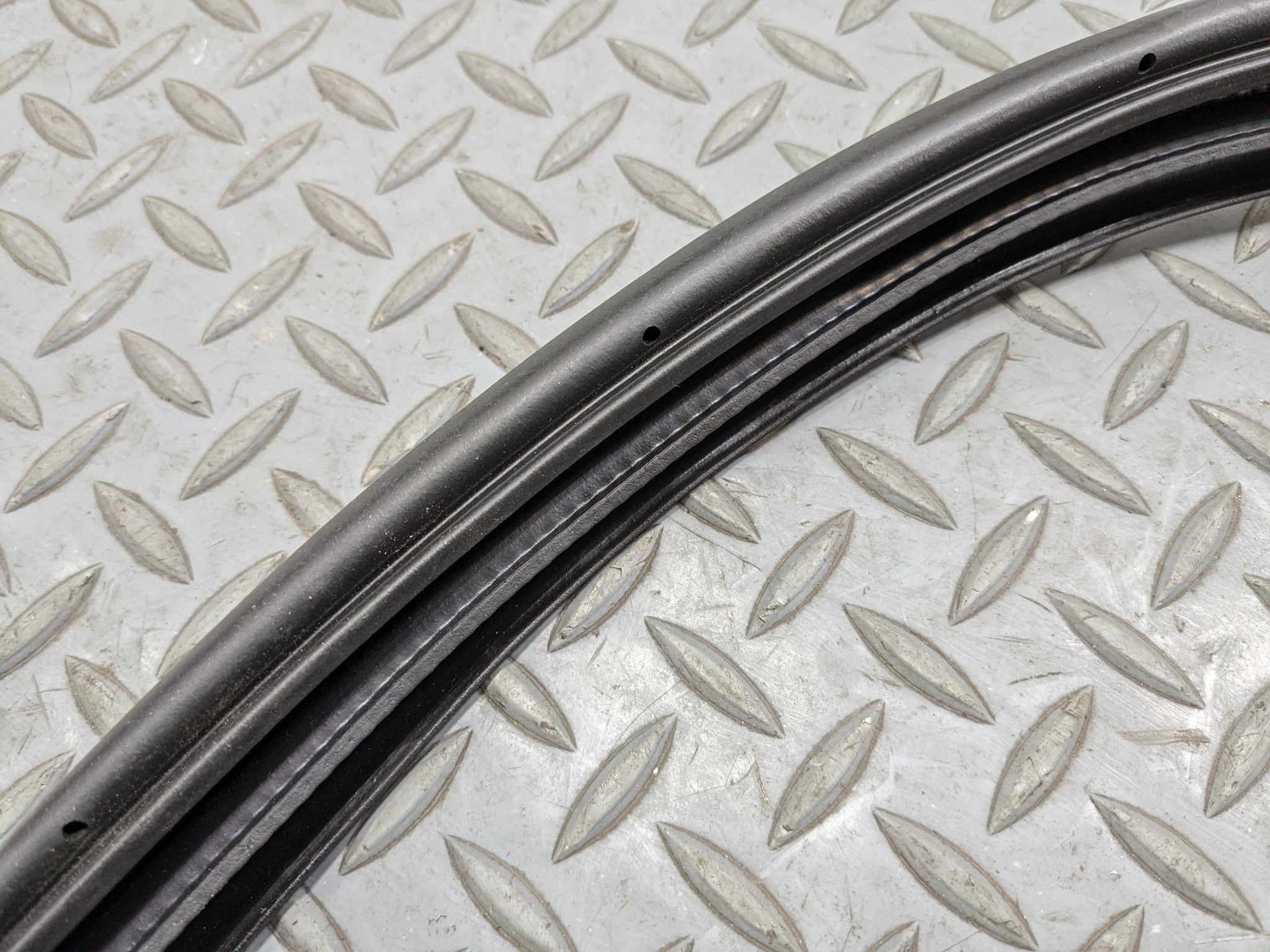 2007 - 2009 ACURA MDX OEM DOOR SEAL WEATHER STRIPPING RUBBER FRONT RIGHT SIDE