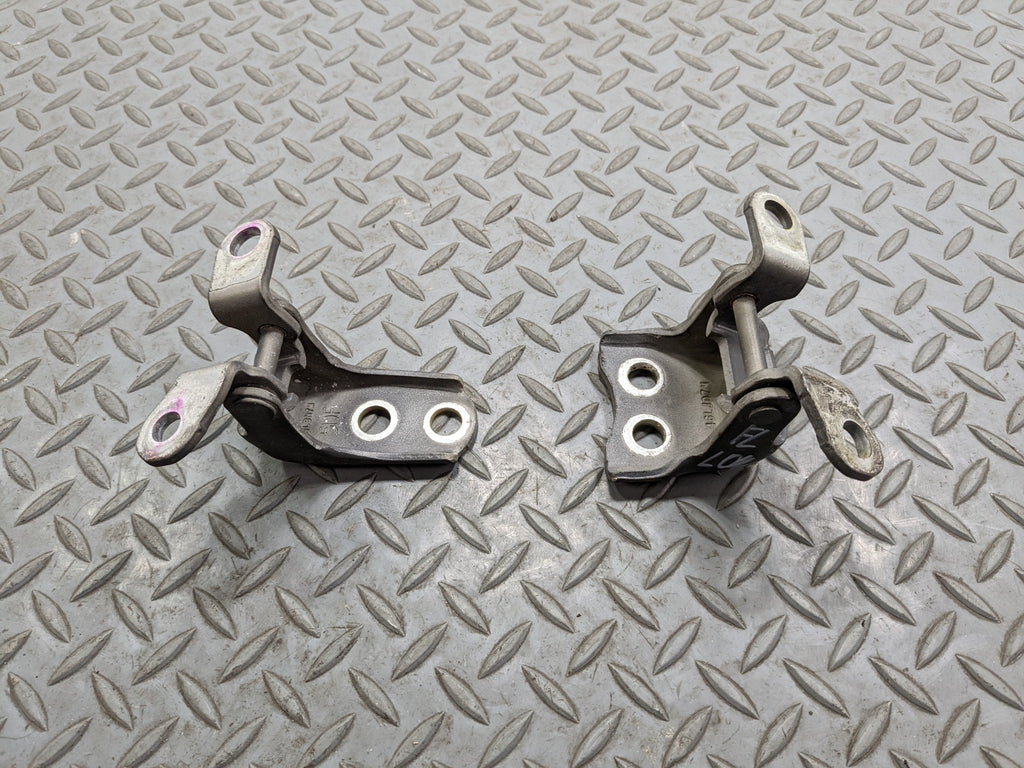 2007 - 2009 ACURA MDX OEM UPPER AND LOWER DOOR HINGE SET FRONT LEFT DRIVER SIDE
