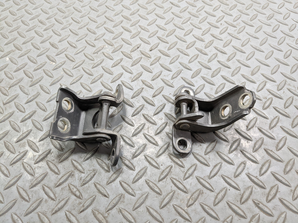 2007 - 2009 ACURA MDX OEM UPPER AND LOWER DOOR HINGE SET REAR LEFT DRIVER SIDE