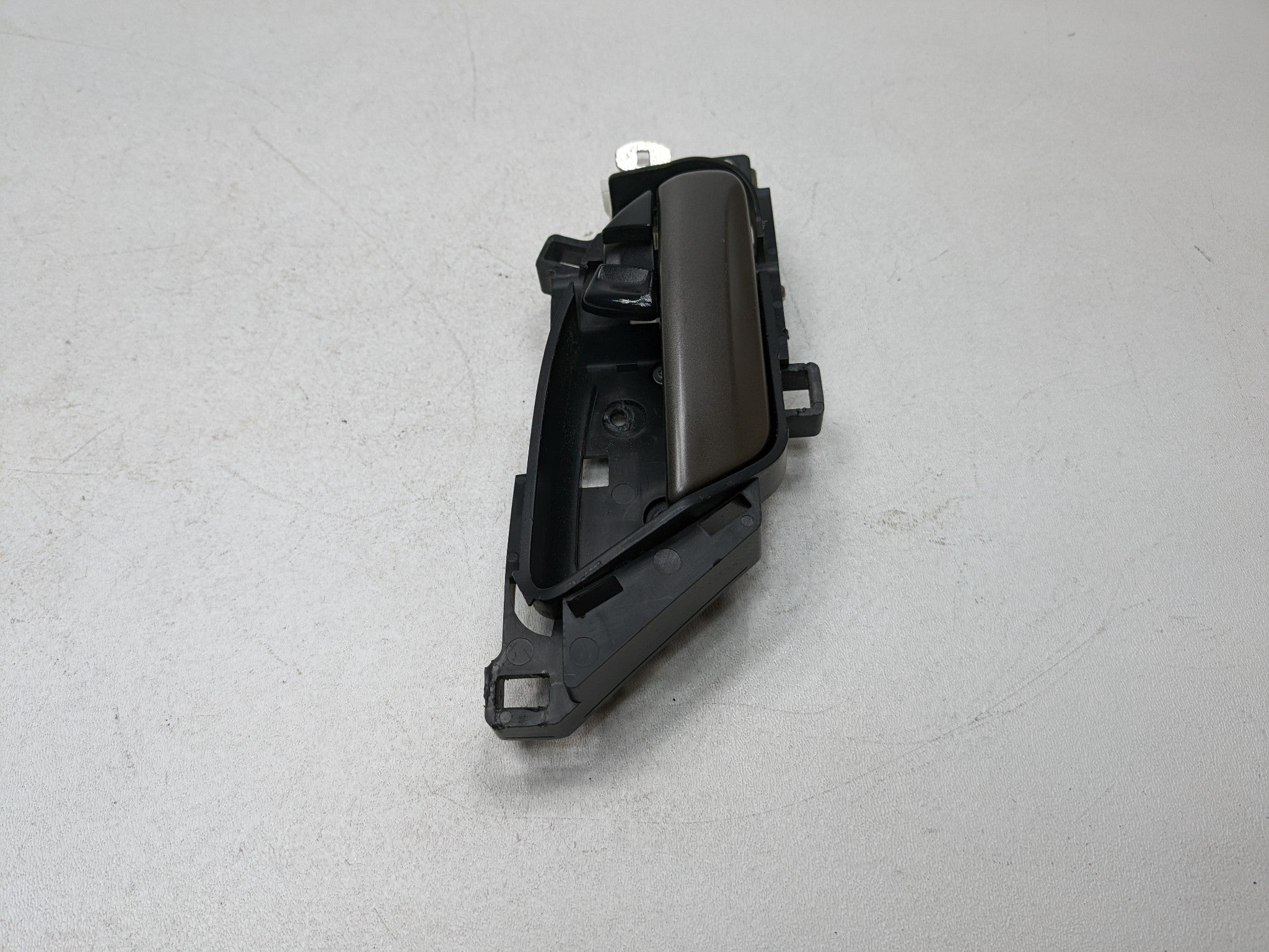 2007 - 2009 ACURA MDX OEM INTERIOR DOOR HANDLE FRONT RIGHT PASSSENGER SIDE
