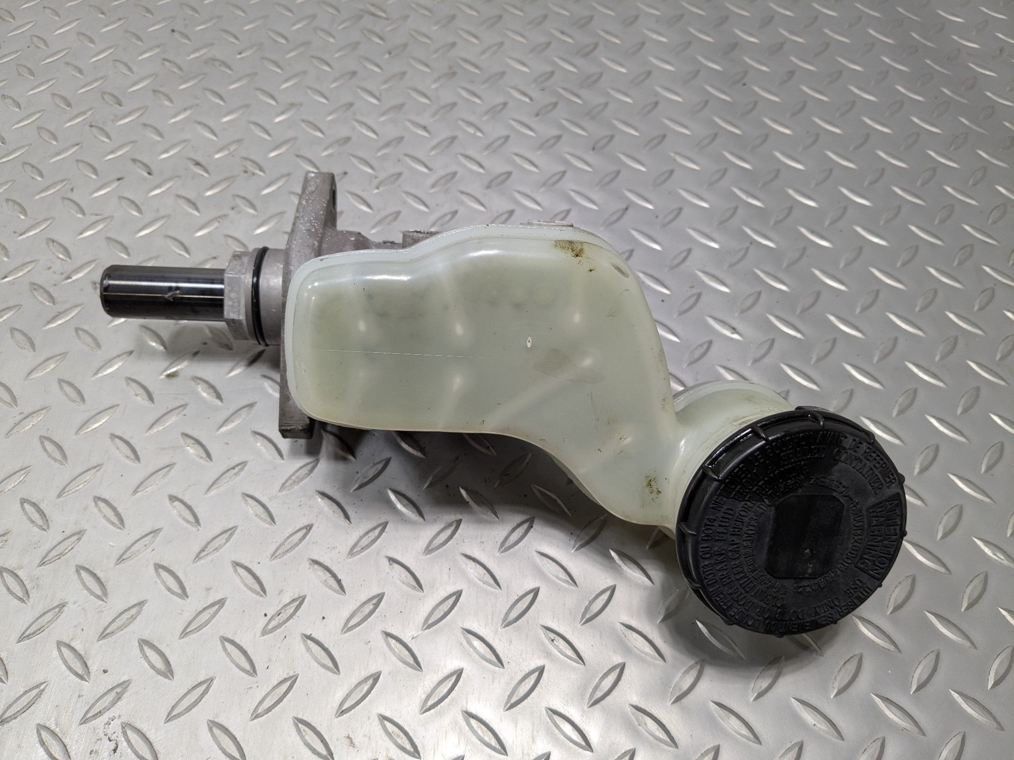 2007 - 2013 ACURA MDX OEM BRAKE MASTER CYLINDER WITH RESERVOIR ASSEMBLY
