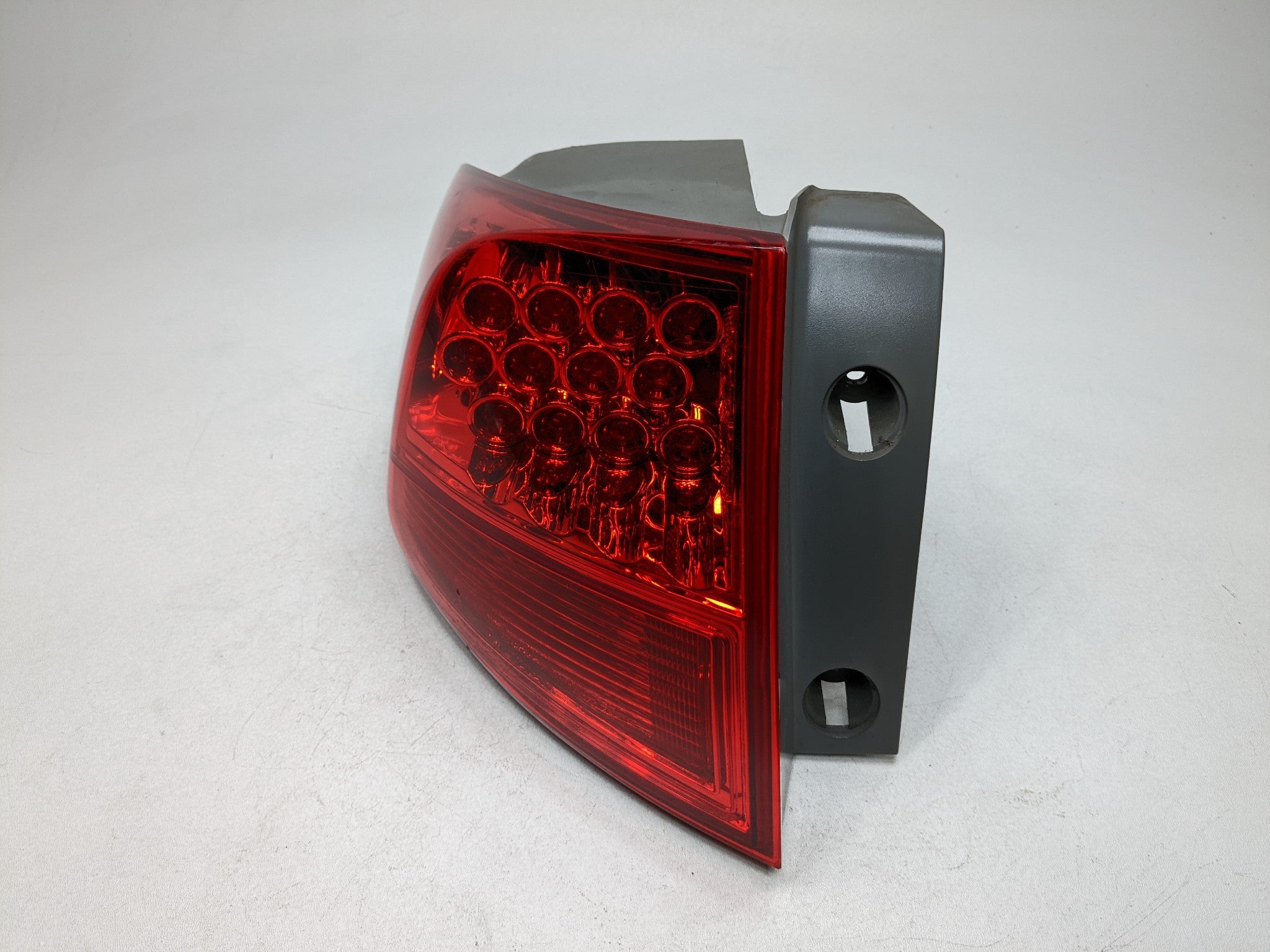 2007 - 2009 ACURA MDX OEM OUTER TAIL LIGHT QUARTER PANEL MOUNTED REAR LEFT SIDE
