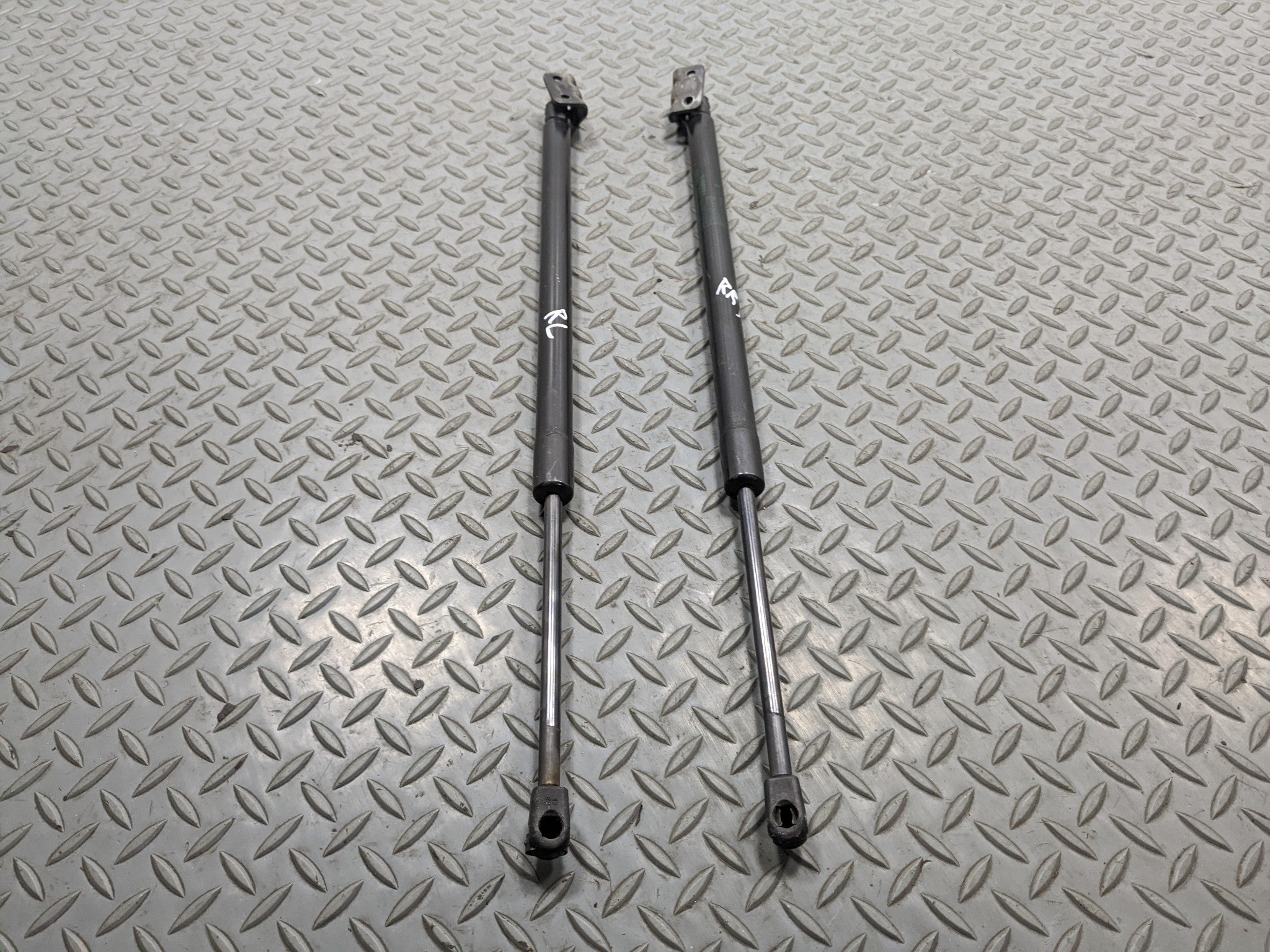 2007 - 2009 ACURA MDX OEM REAR LEFT AND RIGHT HATCH STRUTS SET OF 2