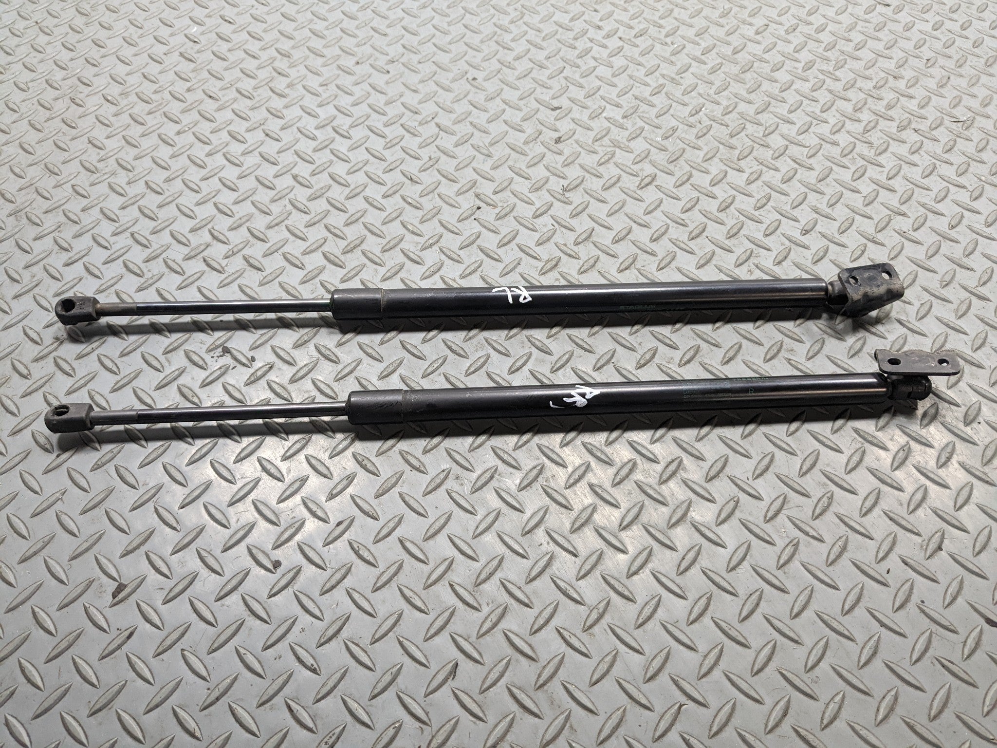 2007 - 2009 ACURA MDX OEM REAR LEFT AND RIGHT HATCH STRUTS SET OF 2