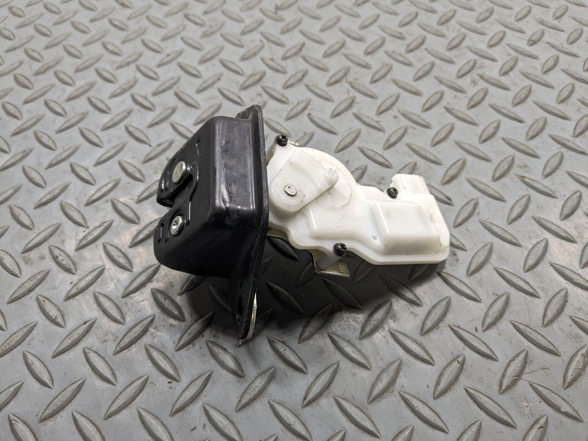 2007 - 2009 ACURA MDX OEM REAR TRUNK TAILGATE LID LOCK LATCH ACTUATOR