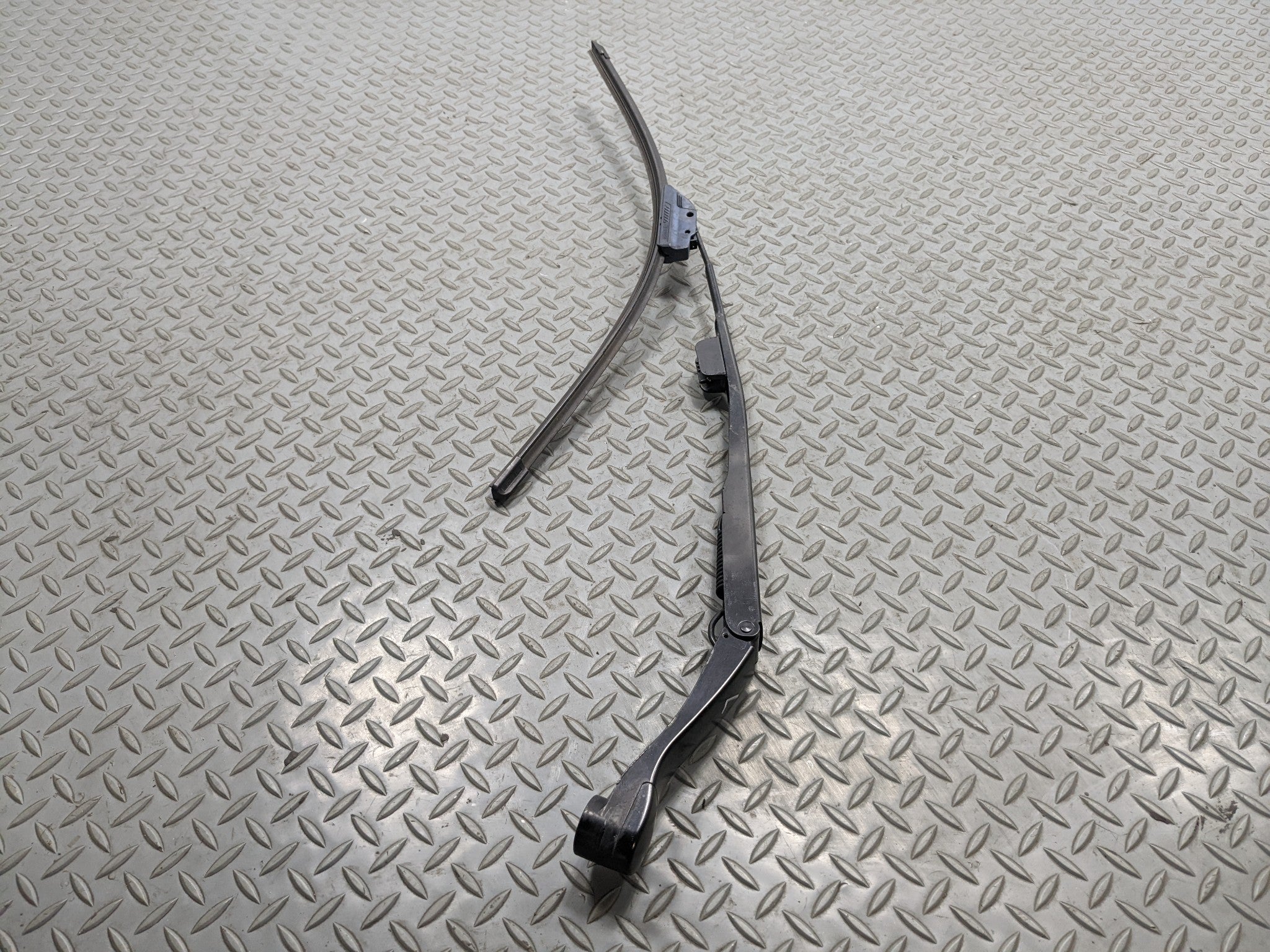 2007 - 2009 ACURA MDX OEM WINDSHIELD WIPER ARM WITH BLADE FRONT LEFT DRIVER SIDE