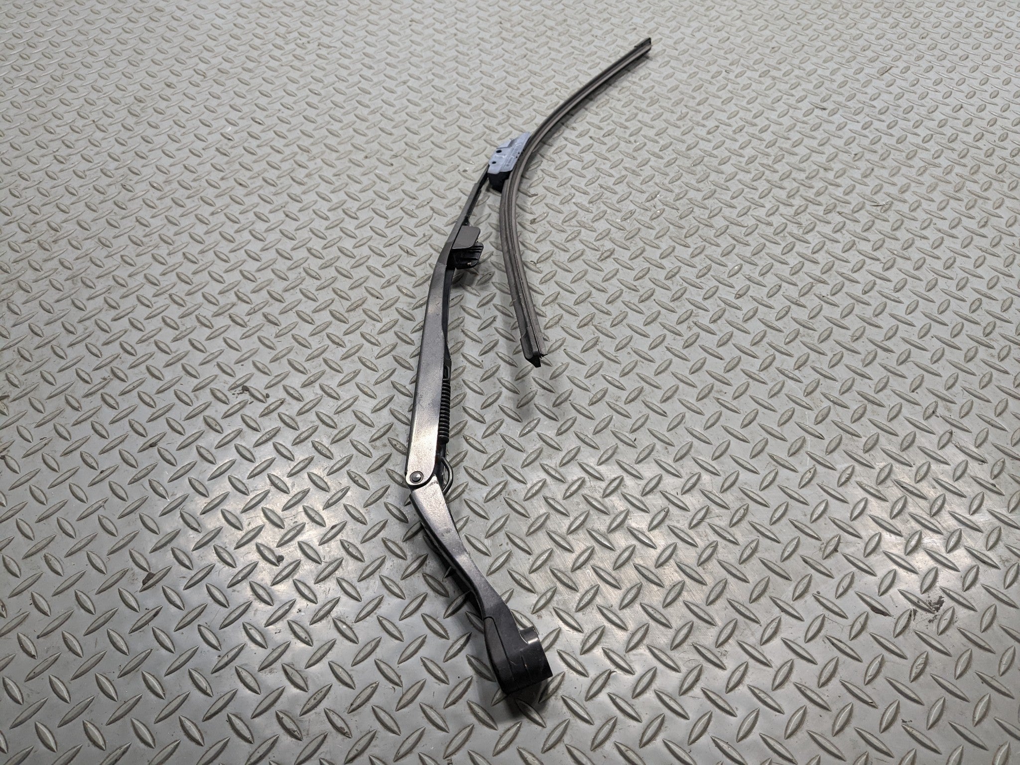 2007 - 2009 ACURA MDX OEM WINDSHIELD WIPER ARM WITH BLADE FRONT LEFT DRIVER SIDE