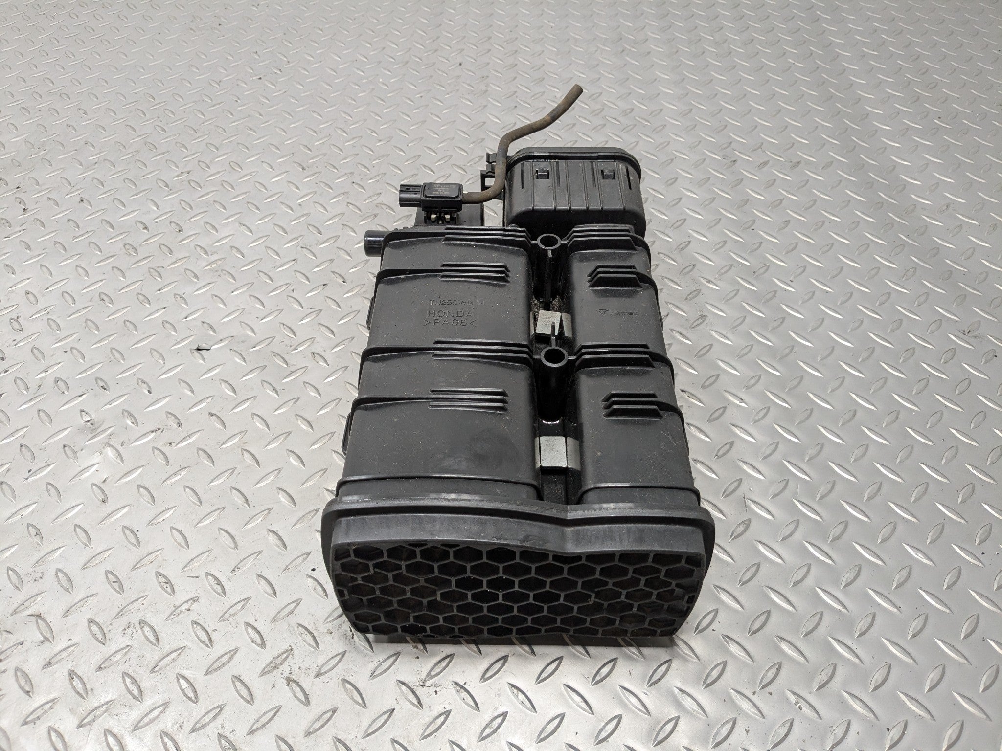 2007 - 2009 ACURA MDX OEM FUEL EVAPORATOR CANISTER CHARCOAL VAPOR ASSEMBLY