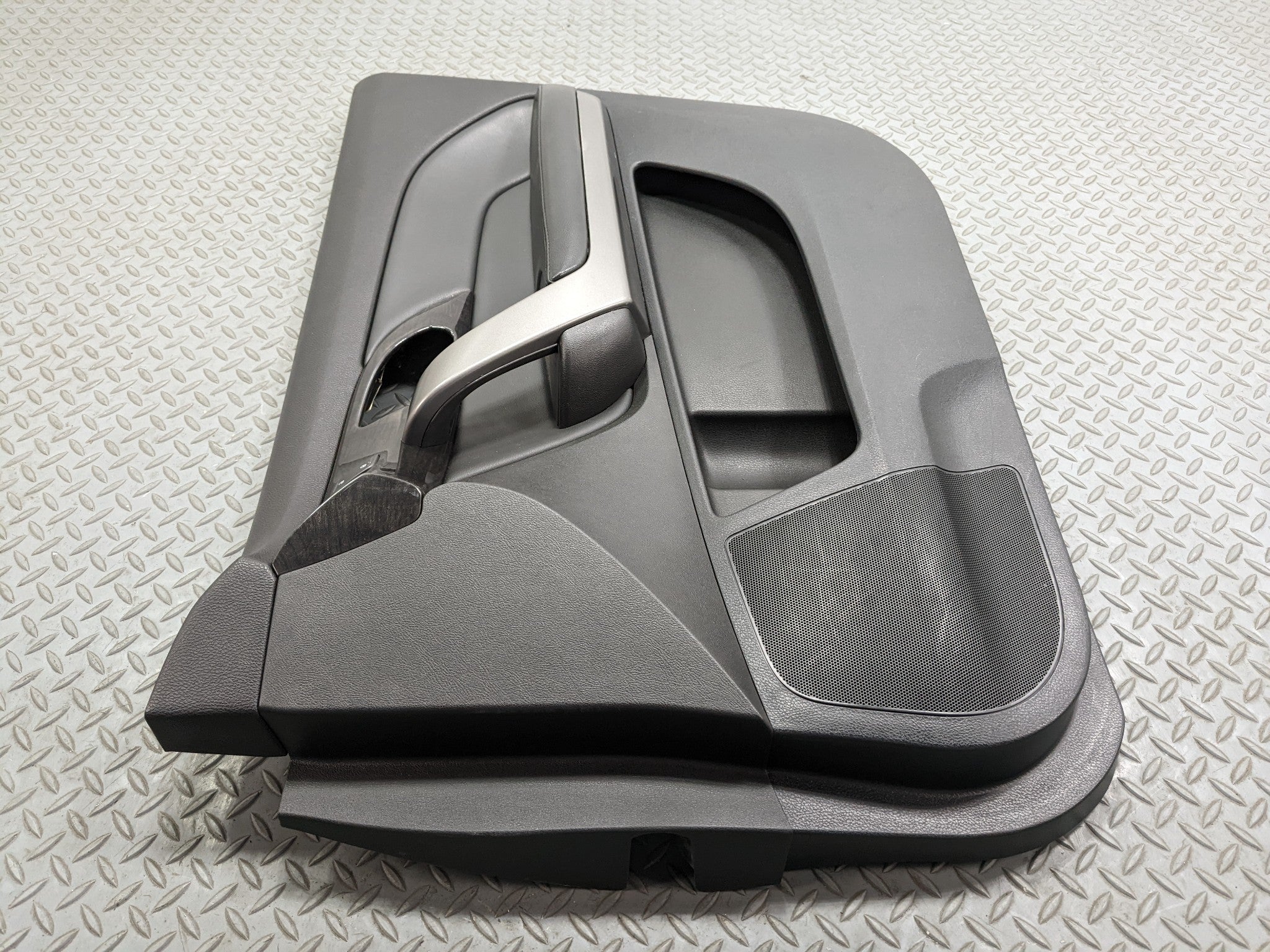 2007 - 2009 ACURA MDX OEM INTERIOR DOOR TRIM PANEL FRONT RIGHT PASSENGER SIDE