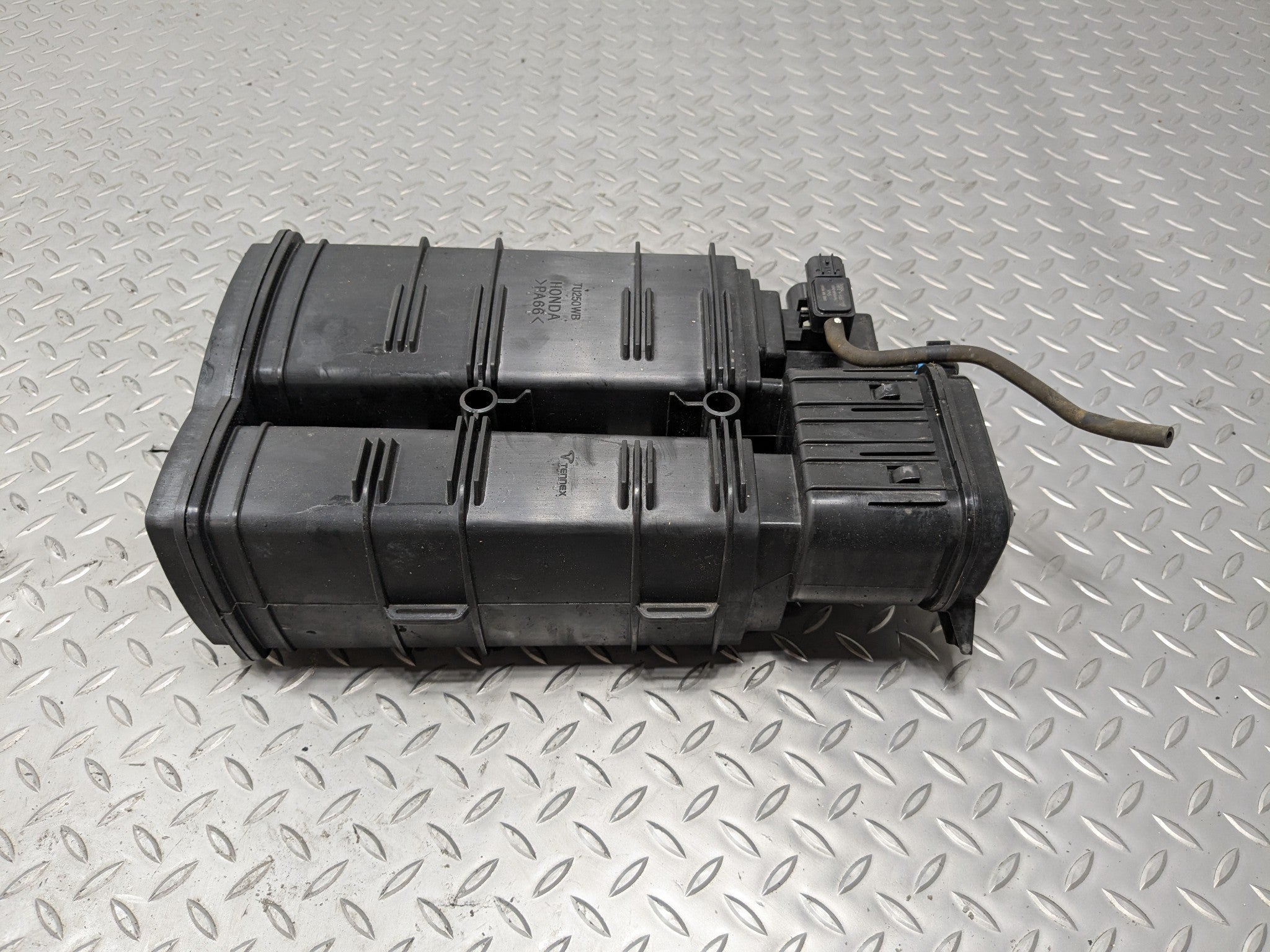 2007 - 2009 ACURA MDX OEM FUEL EVAPORATOR CANISTER CHARCOAL VAPOR ASSEMBLY